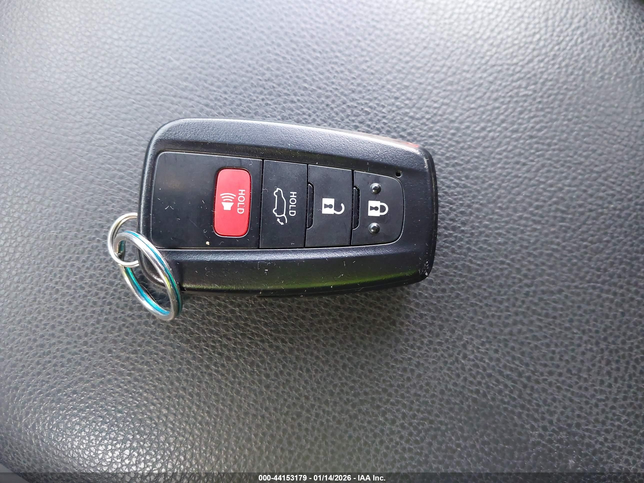 TOYOTA RAV4 image 11