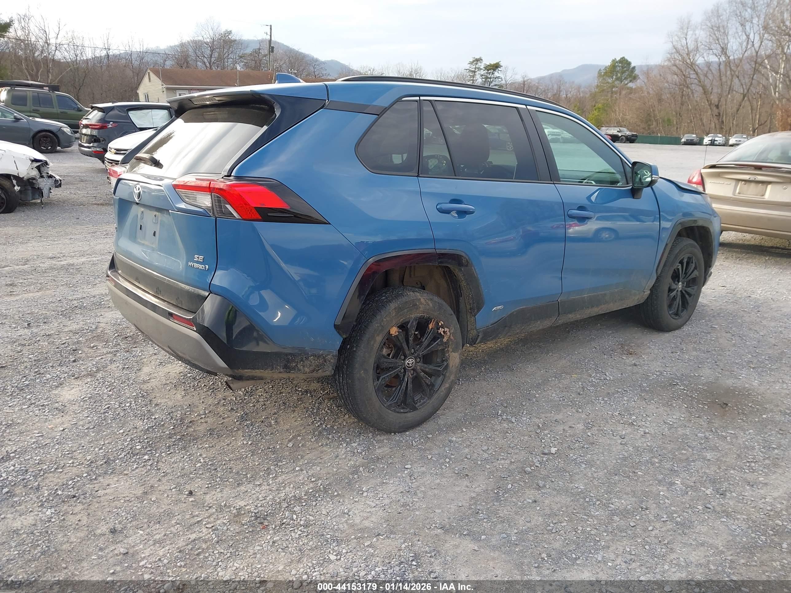 TOYOTA RAV4 image 4