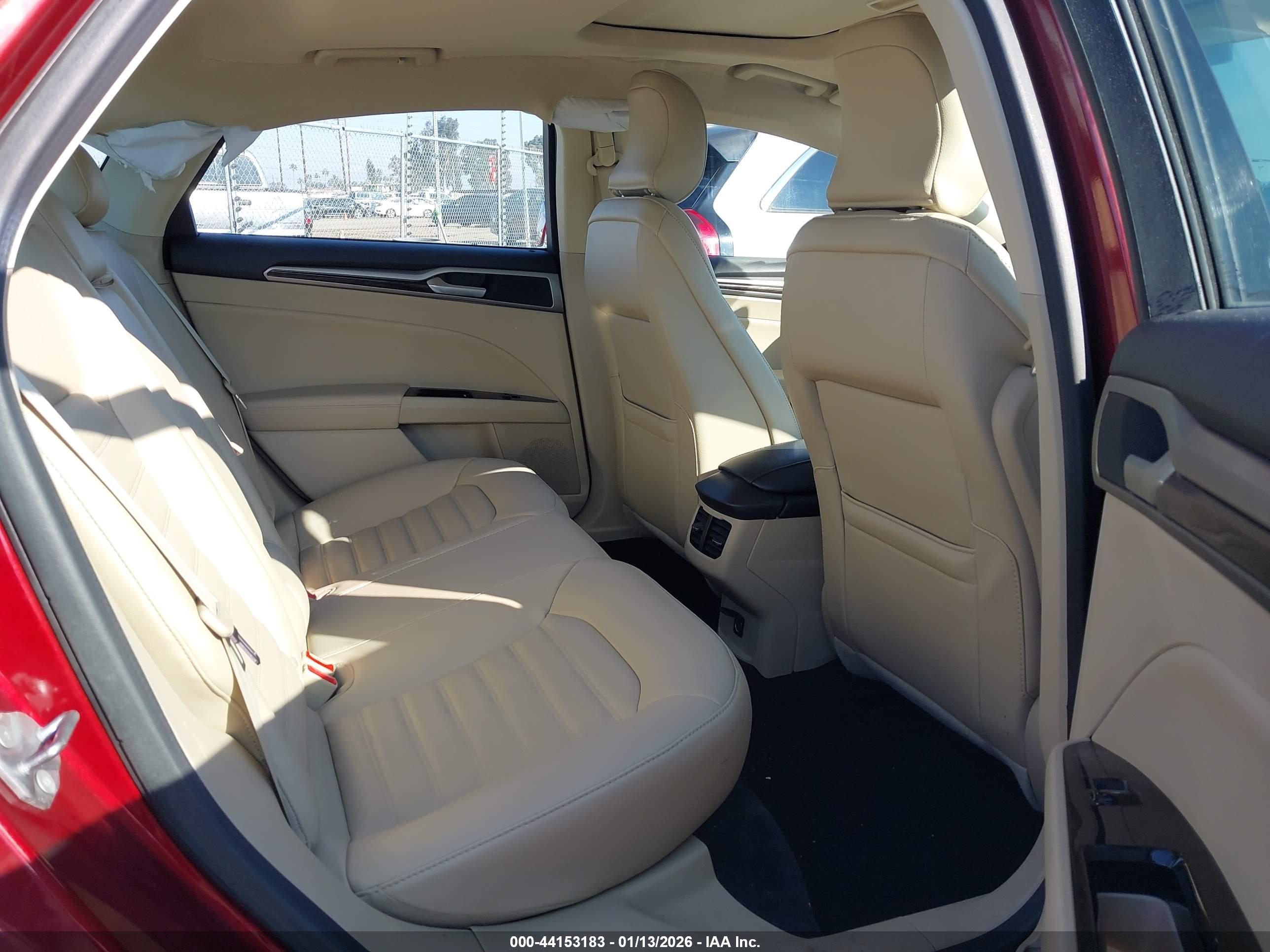 FORD FUSION image 8