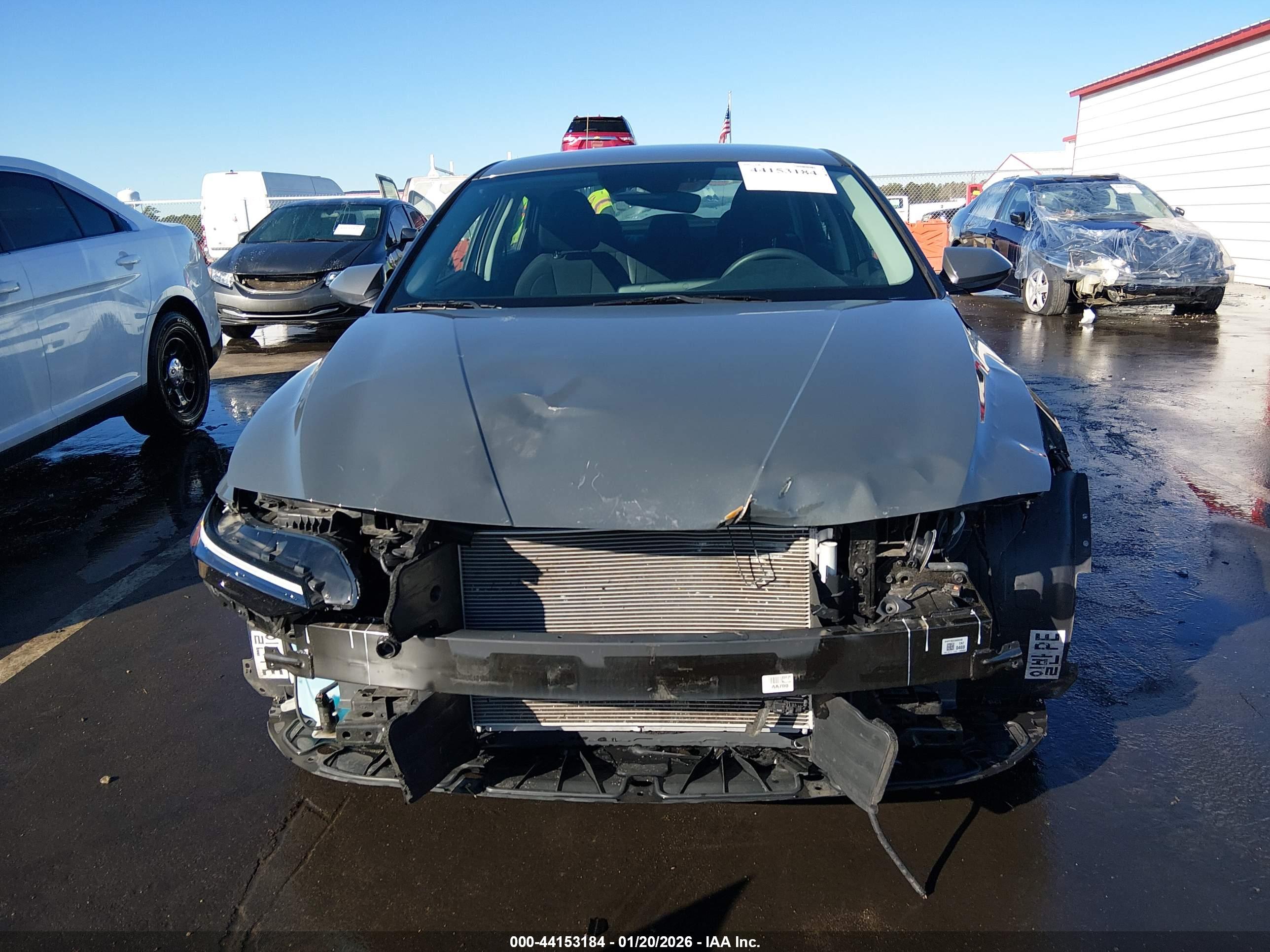 HYUNDAI ELANTRA image 6