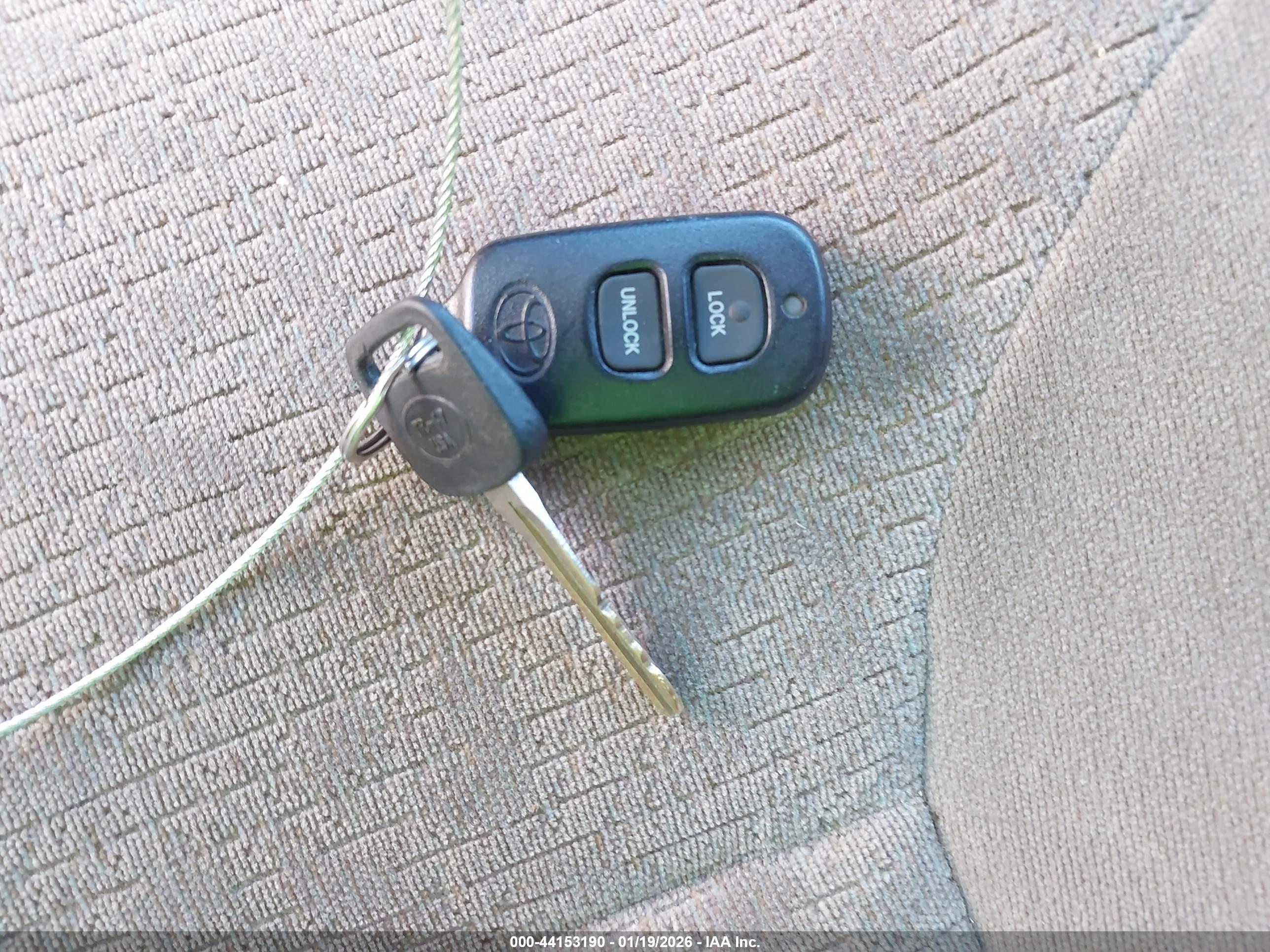 TOYOTA TUNDRA image 11