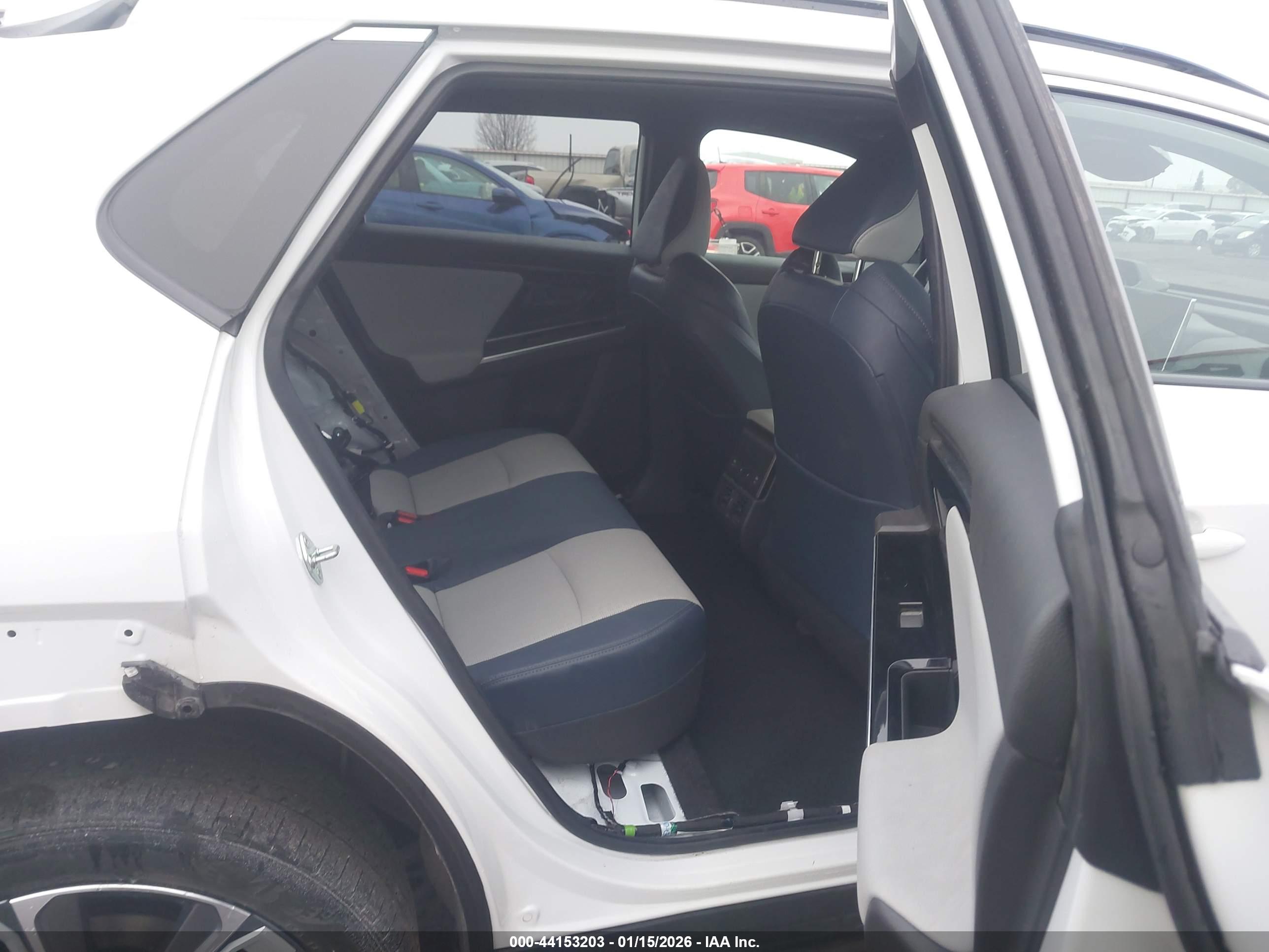 SUBARU SOLTERRA image 8
