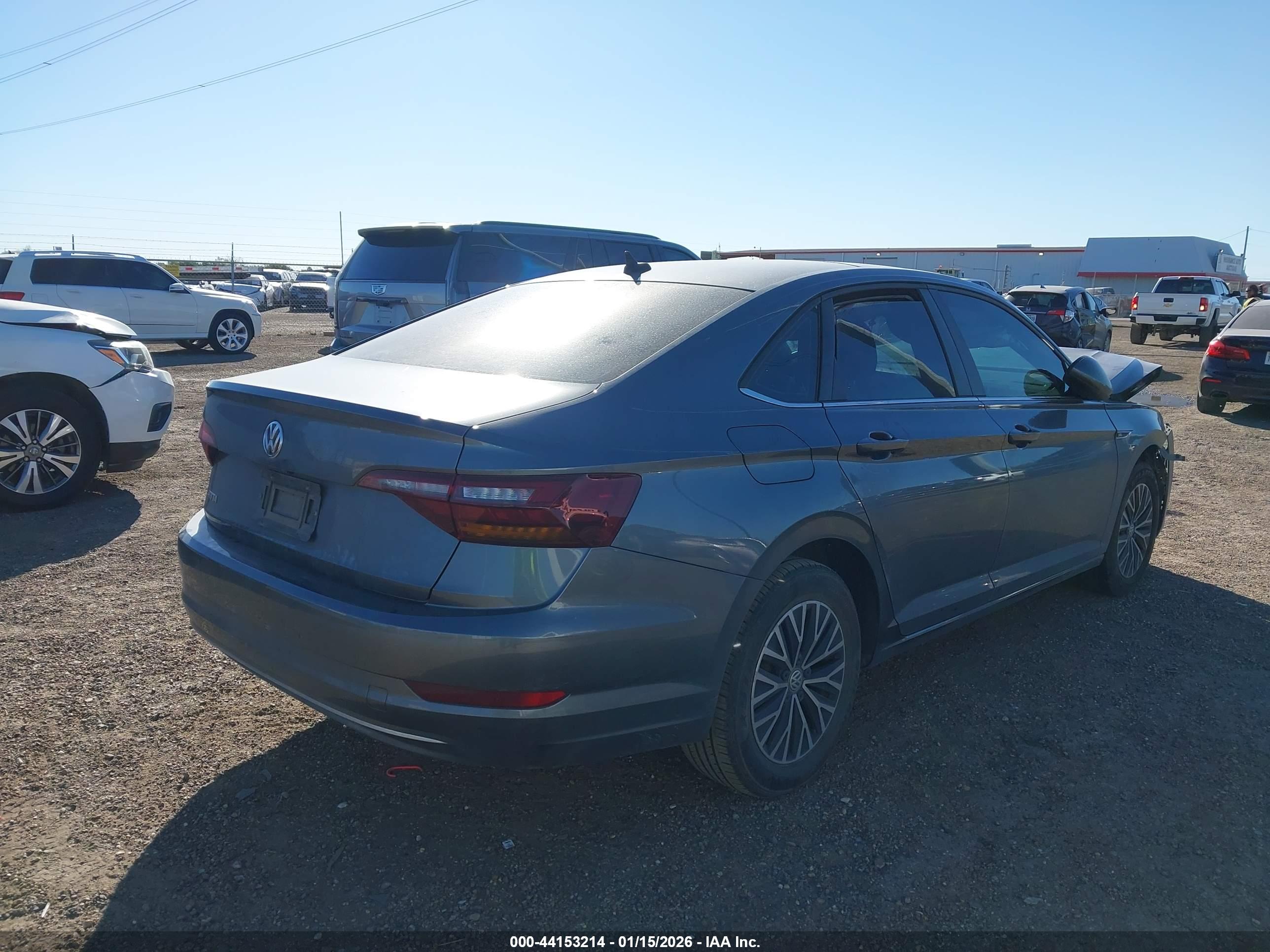 VOLKSWAGEN JETTA image 4