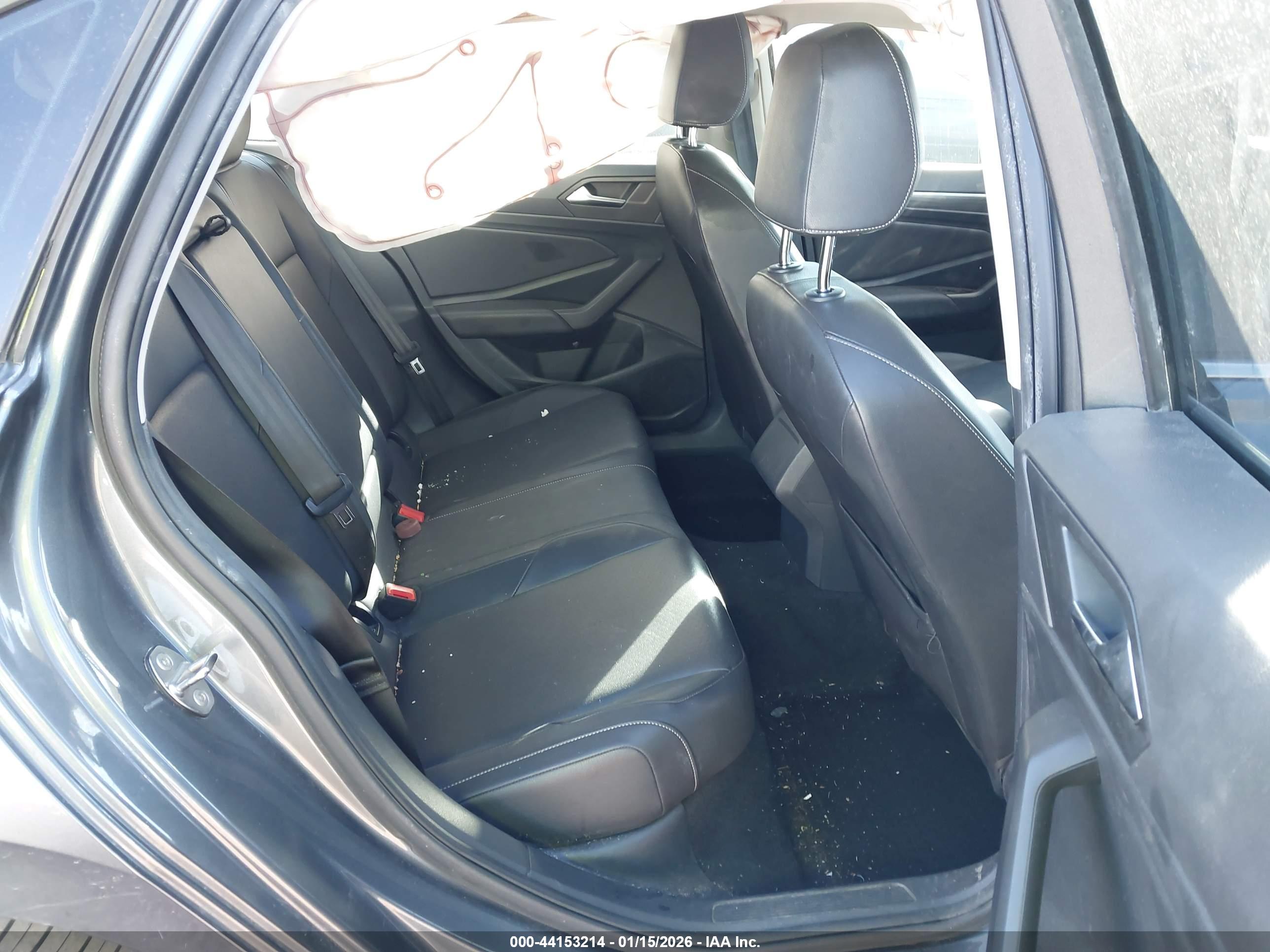 VOLKSWAGEN JETTA image 8