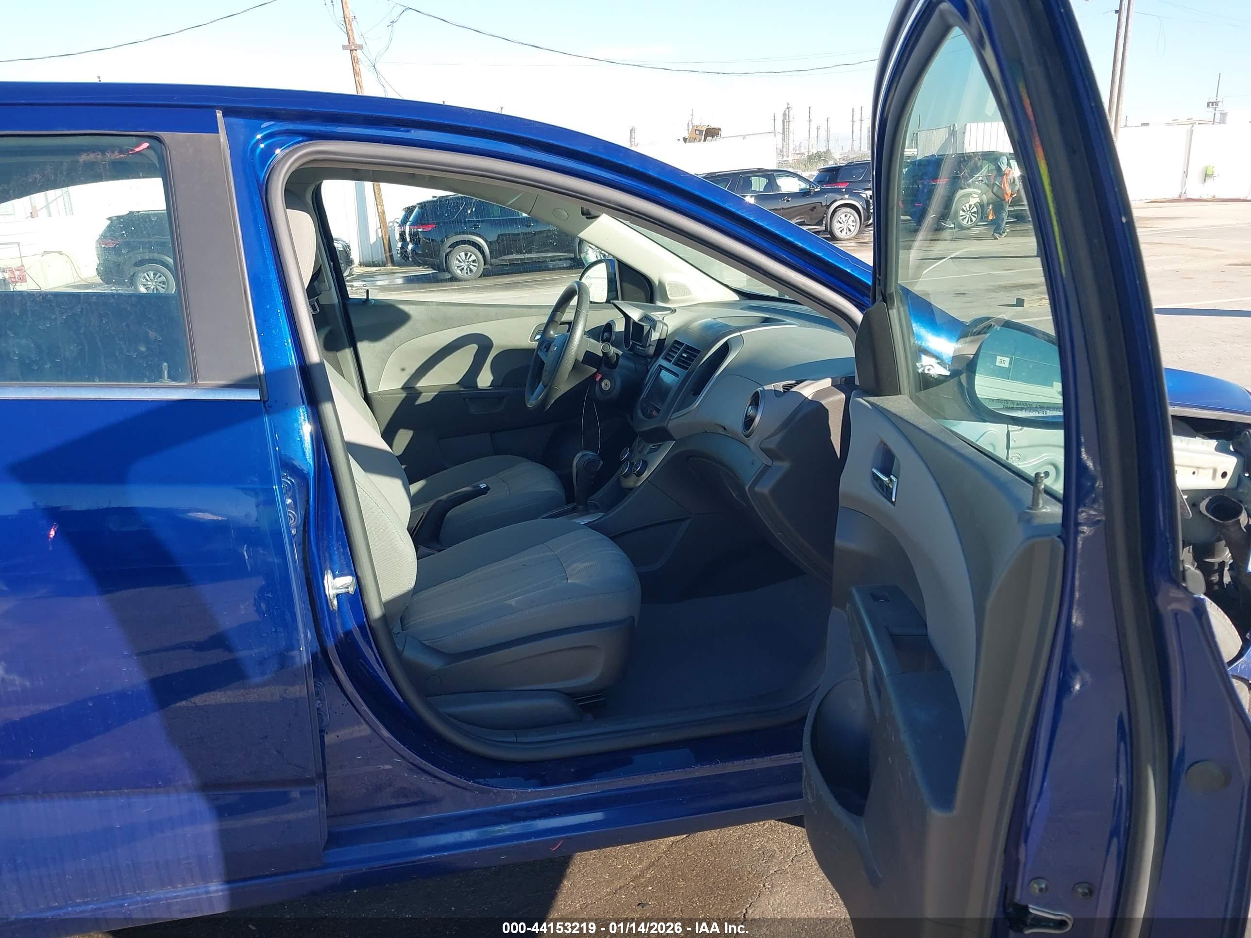 CHEVROLET SONIC image 5