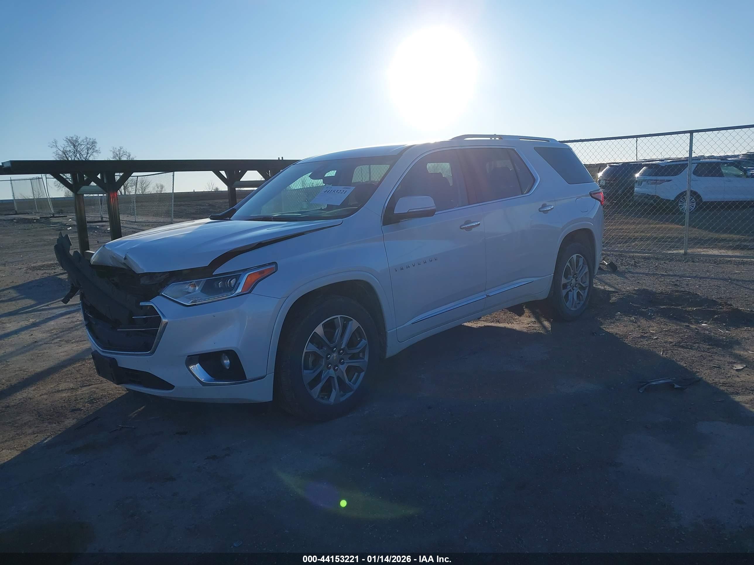 CHEVROLET TRAVERSE image 2