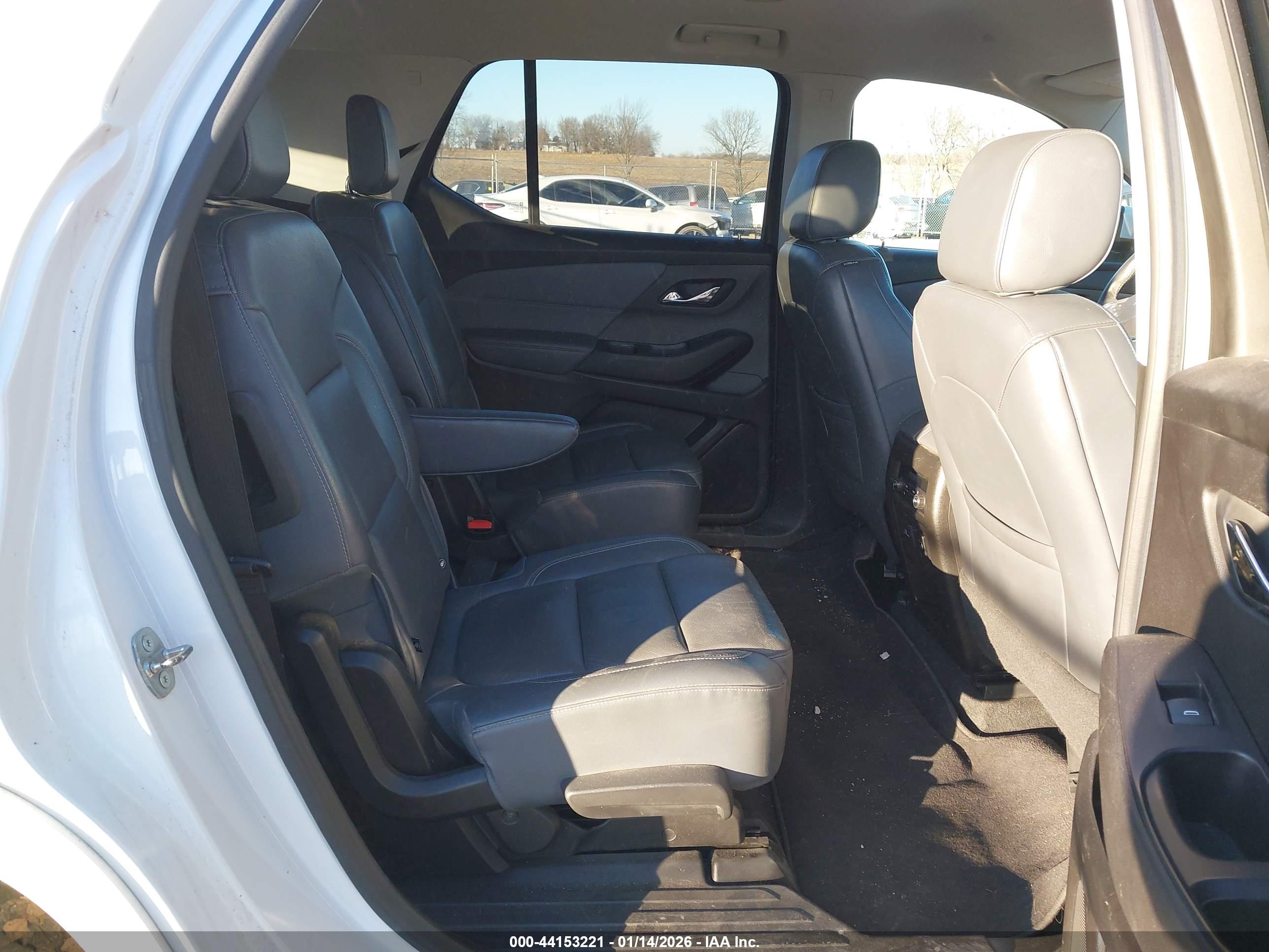 CHEVROLET TRAVERSE image 8