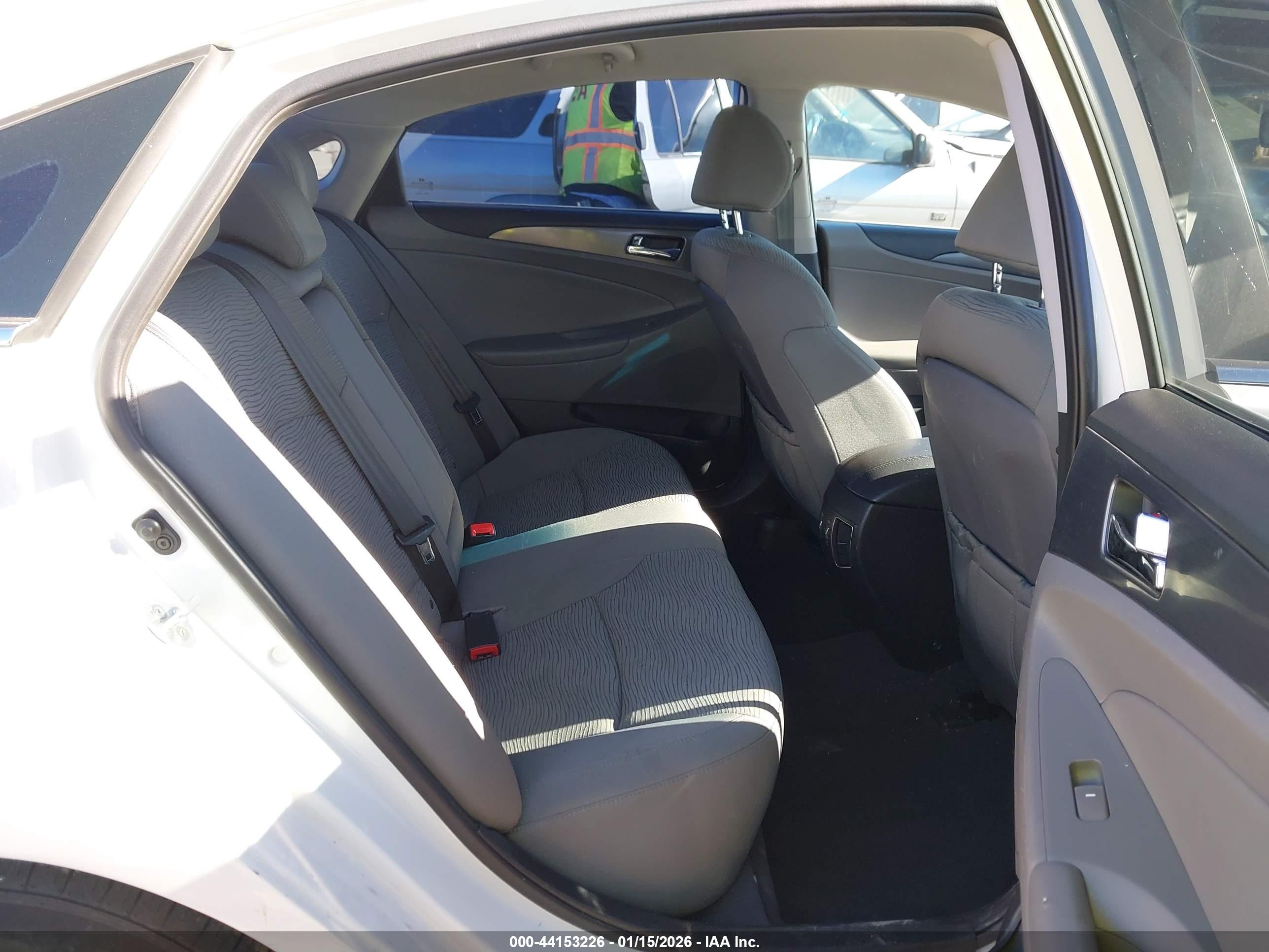 HYUNDAI SONATA image 8