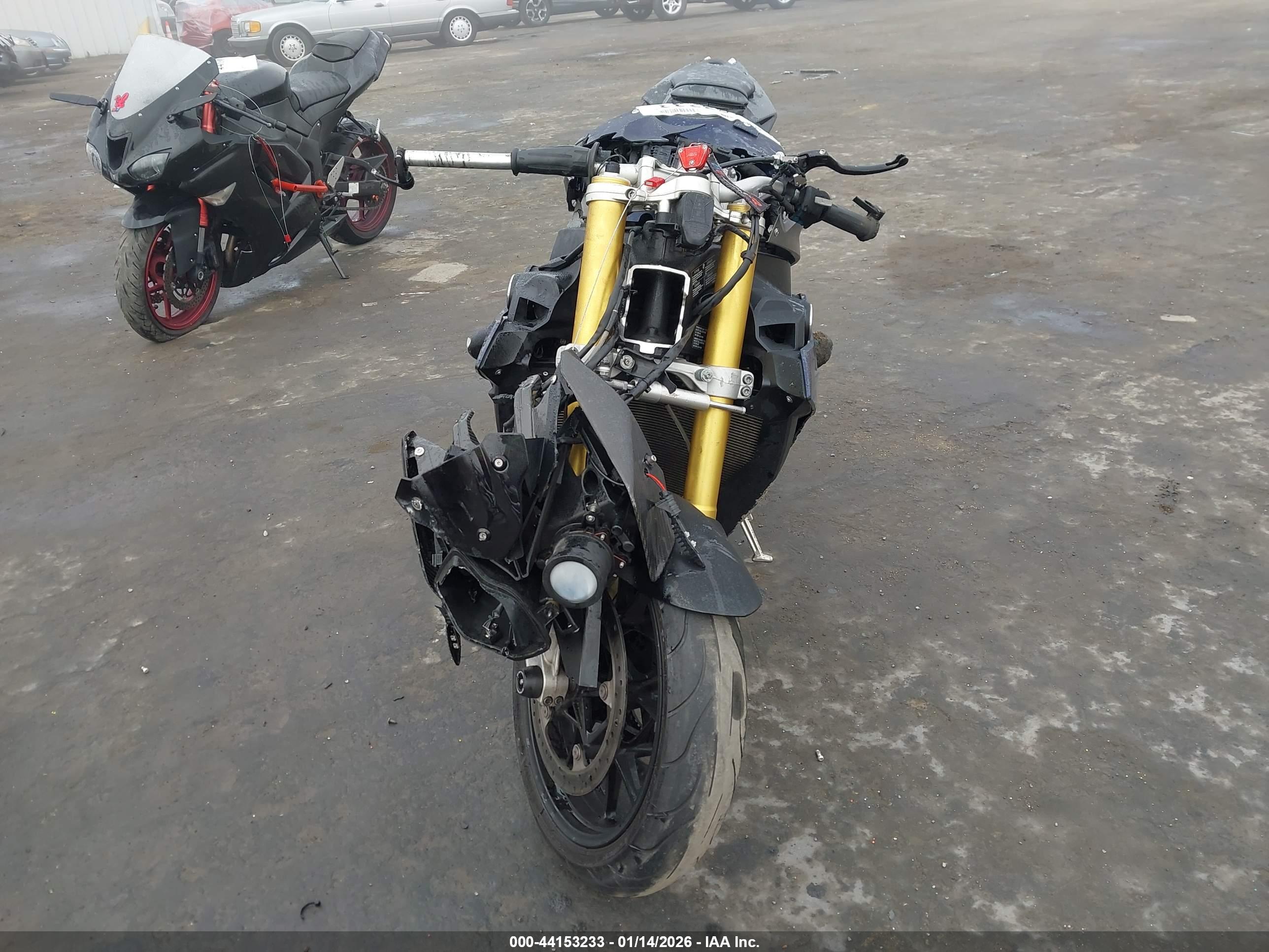 BMW S image 5
