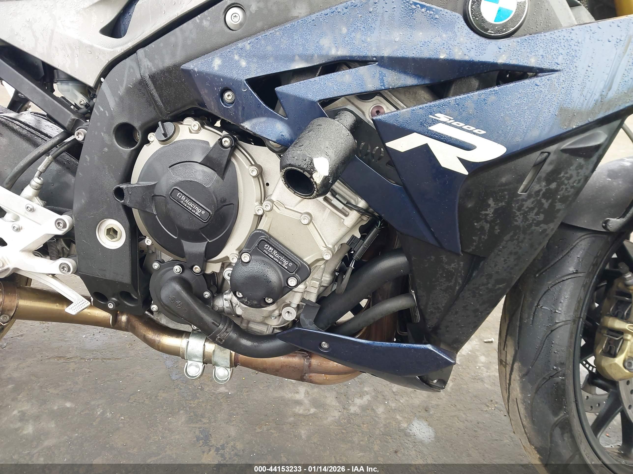 BMW S image 8
