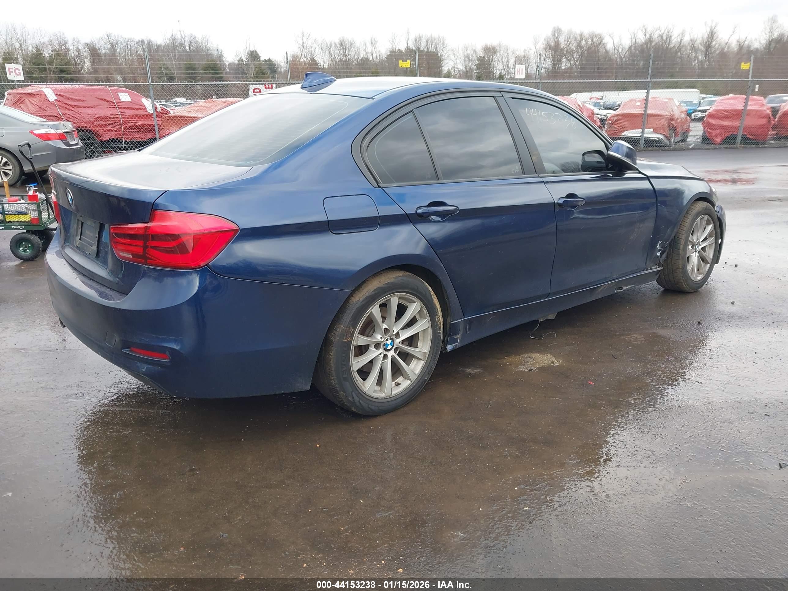 BMW 320I image 4