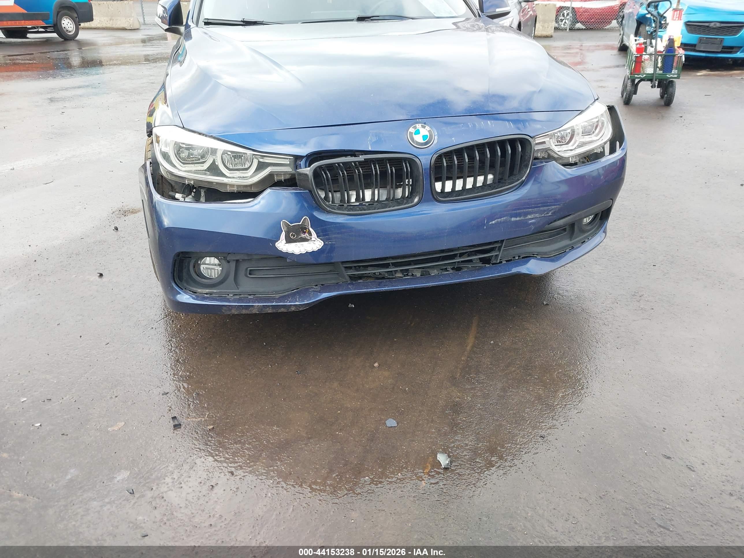 BMW 320I image 6
