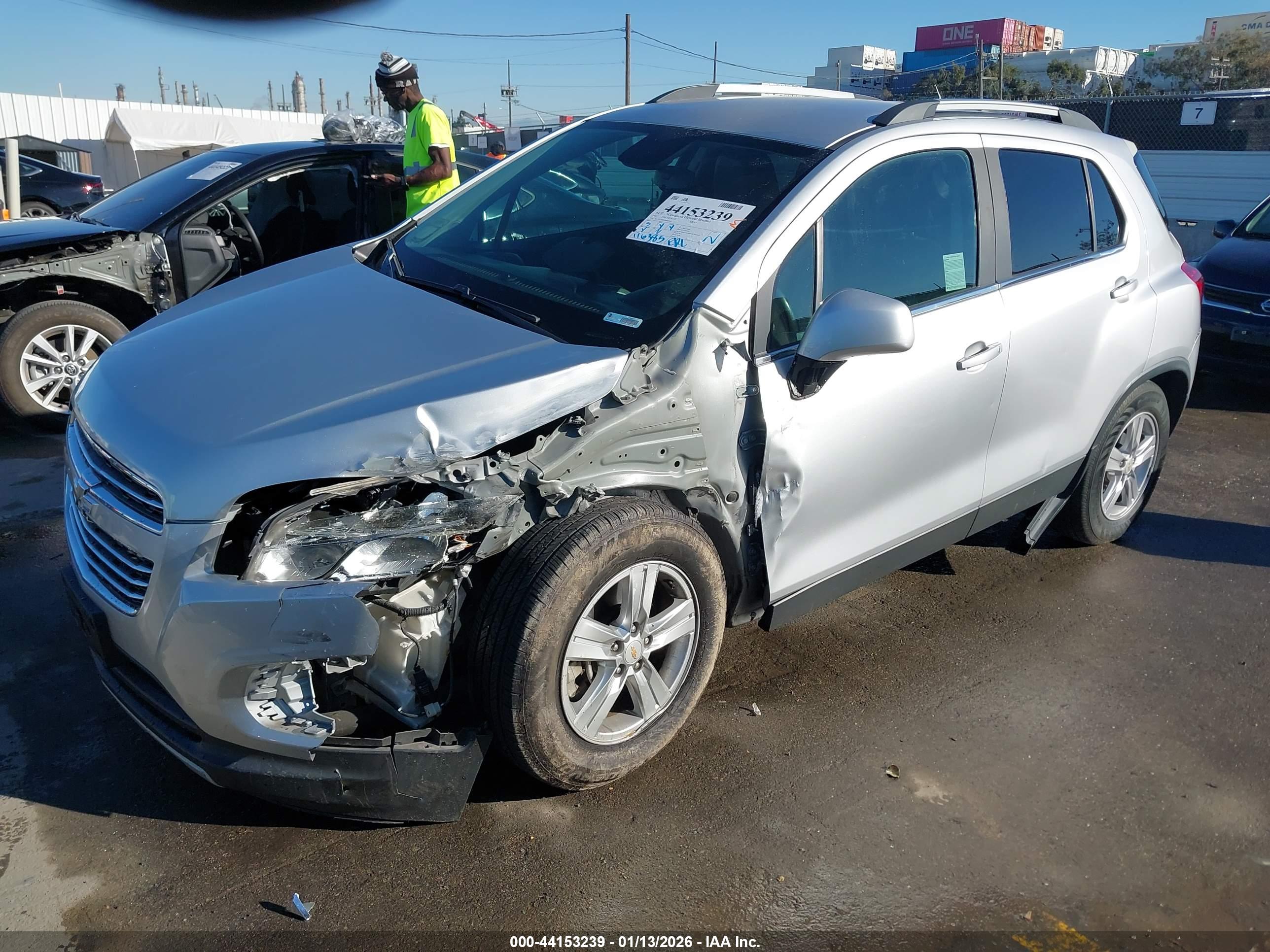 CHEVROLET TRAX image 2