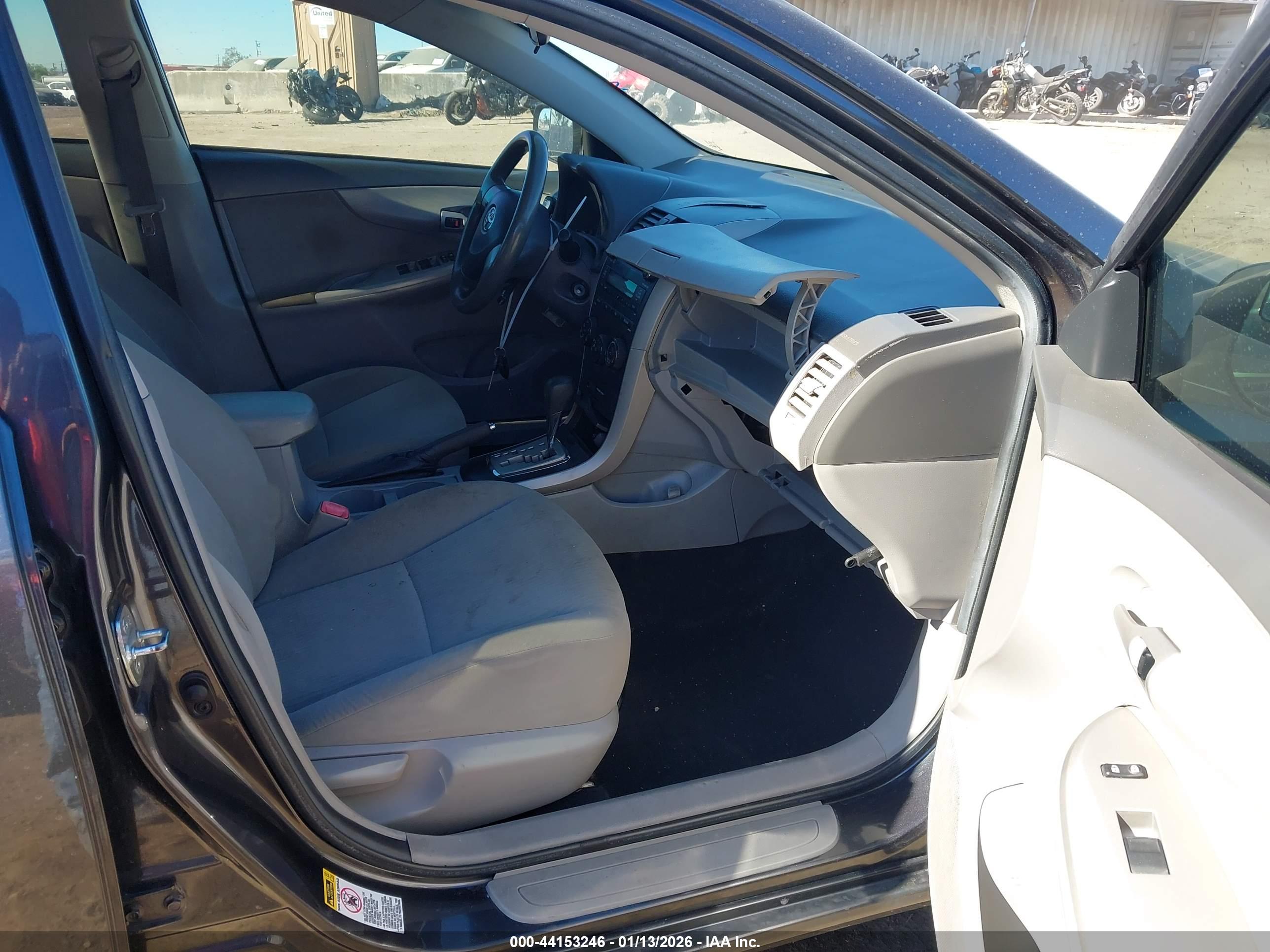 TOYOTA COROLLA image 5