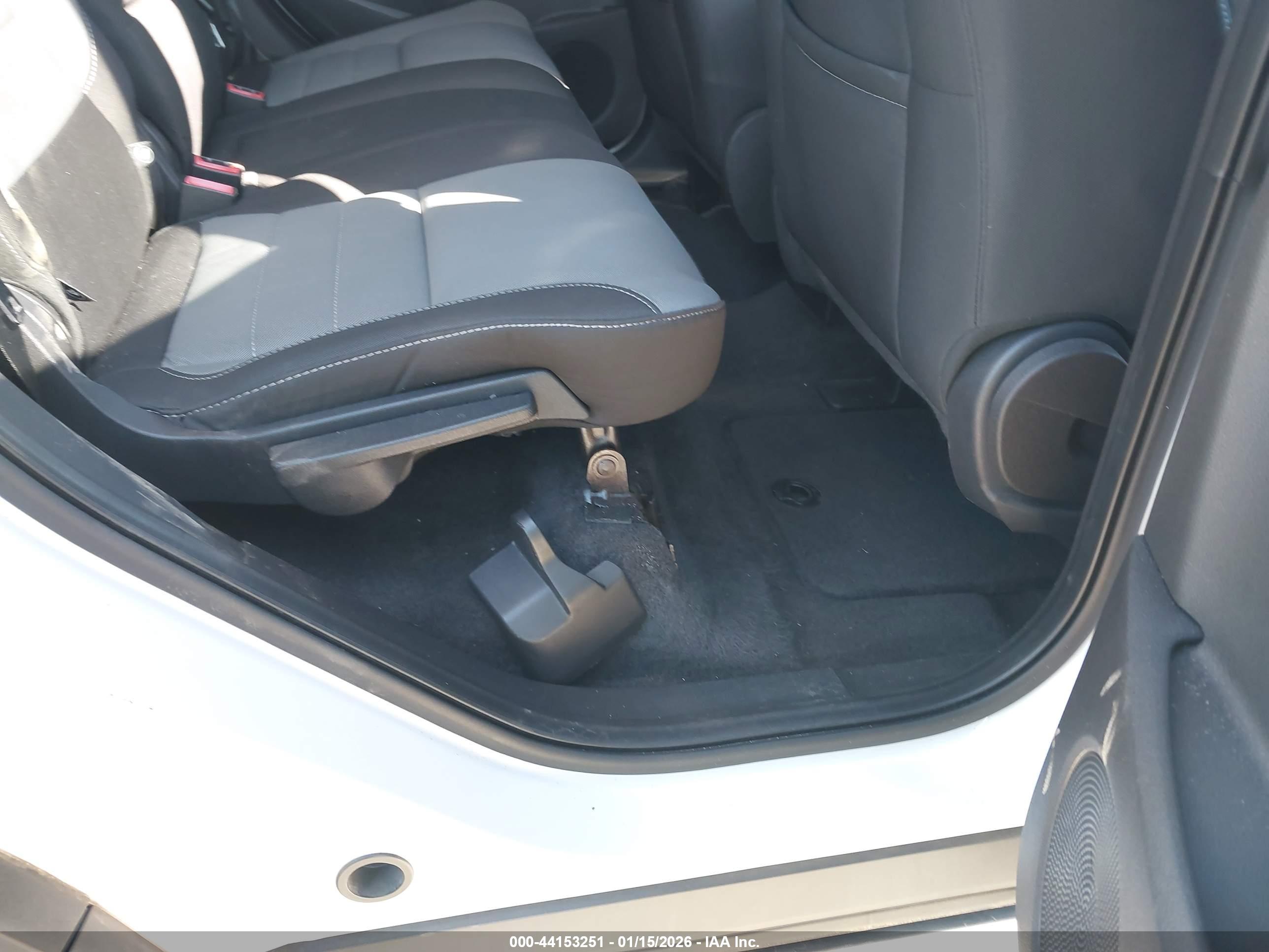 FORD ESCAPE image 8