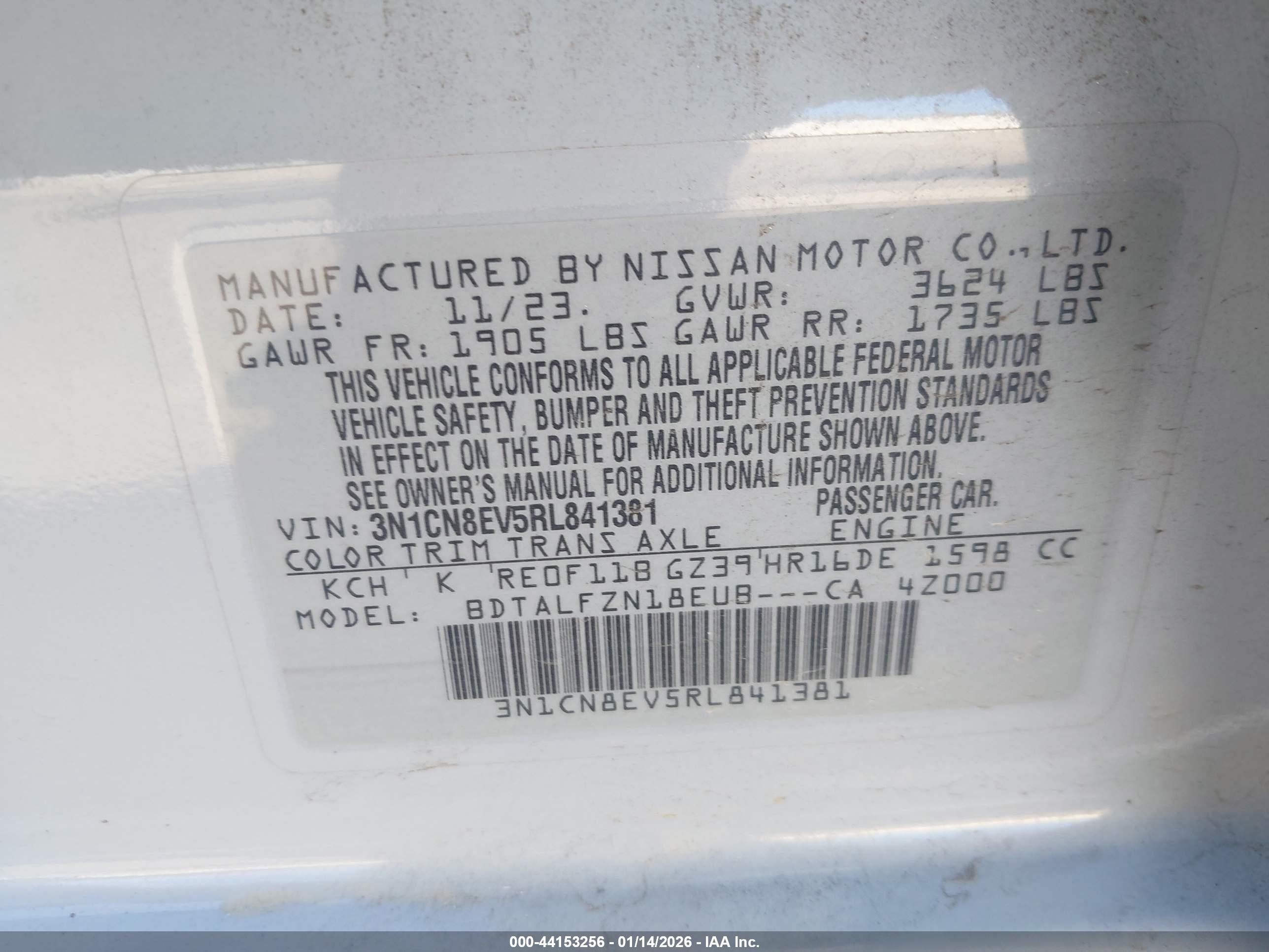 NISSAN VERSA image 9