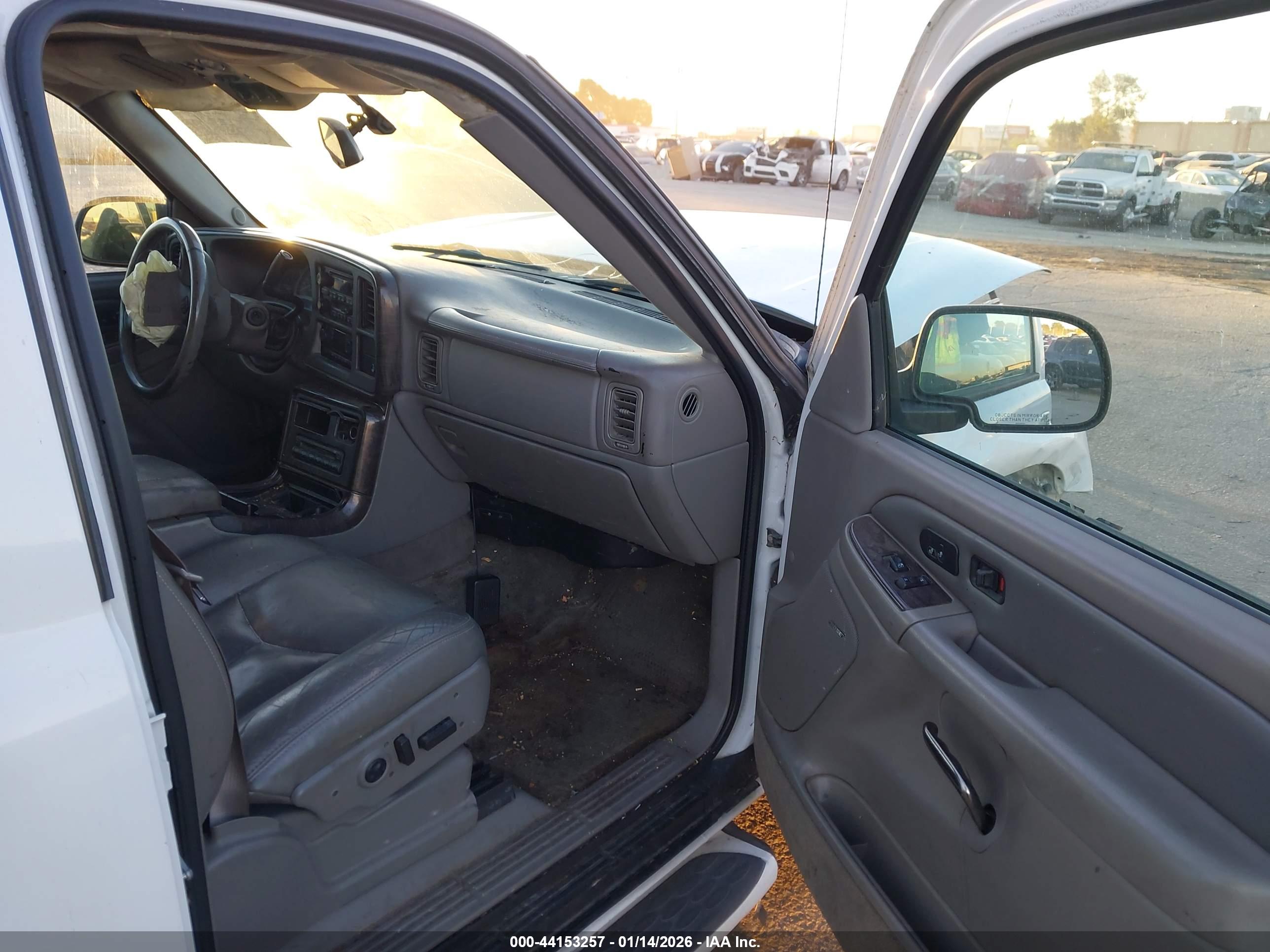 GMC YUKON image 5