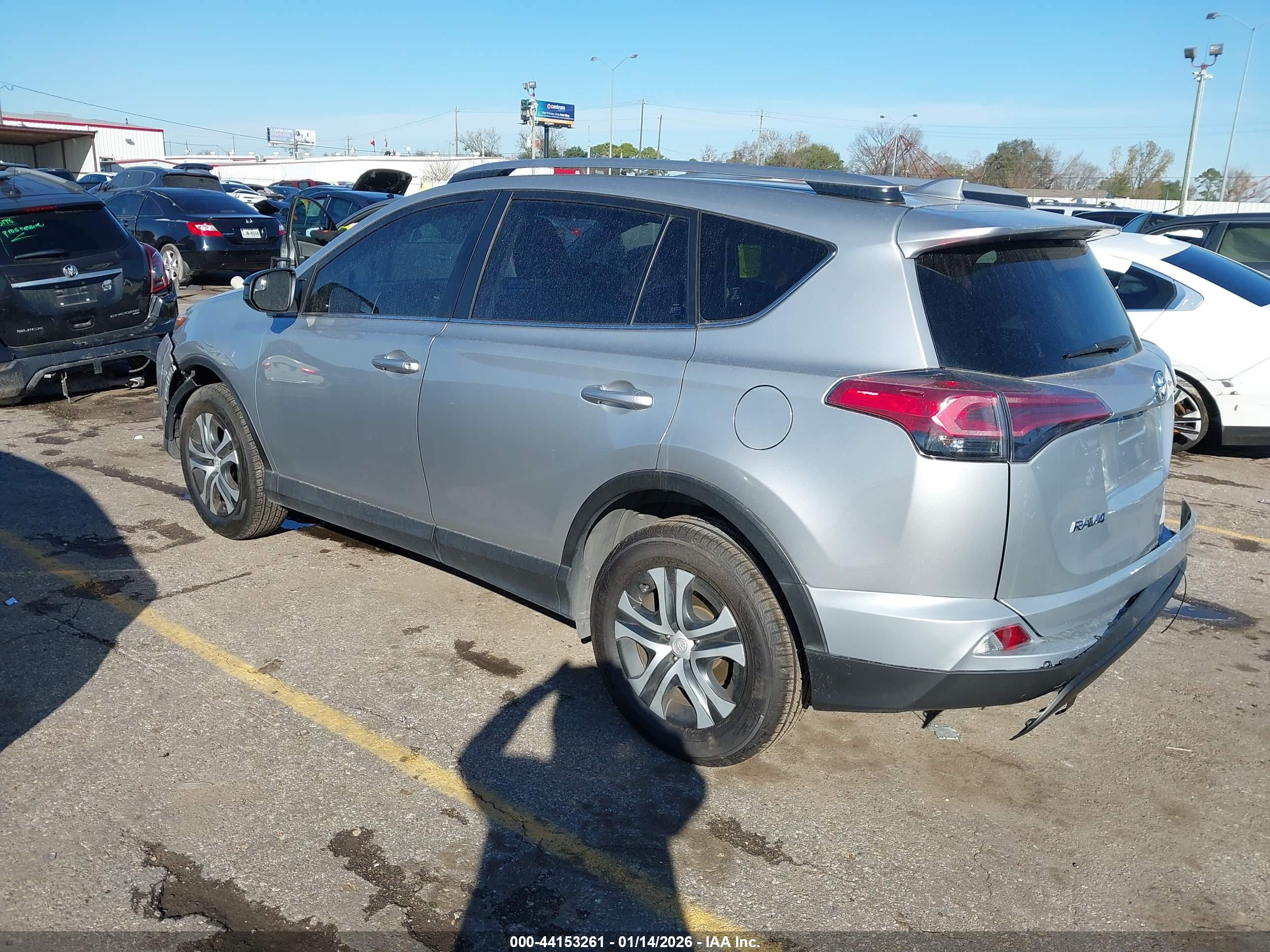 TOYOTA RAV4 image 3