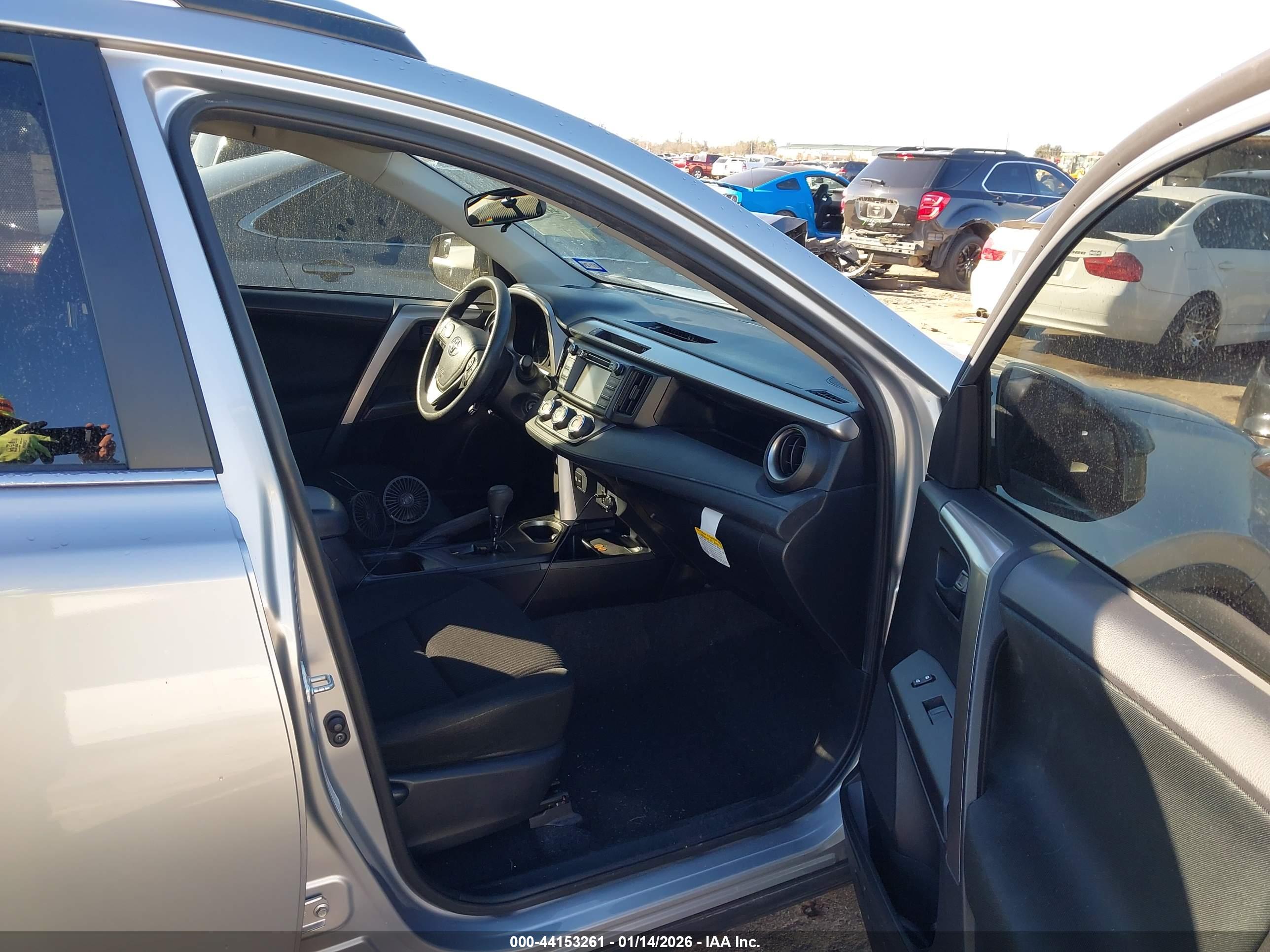 TOYOTA RAV4 image 5