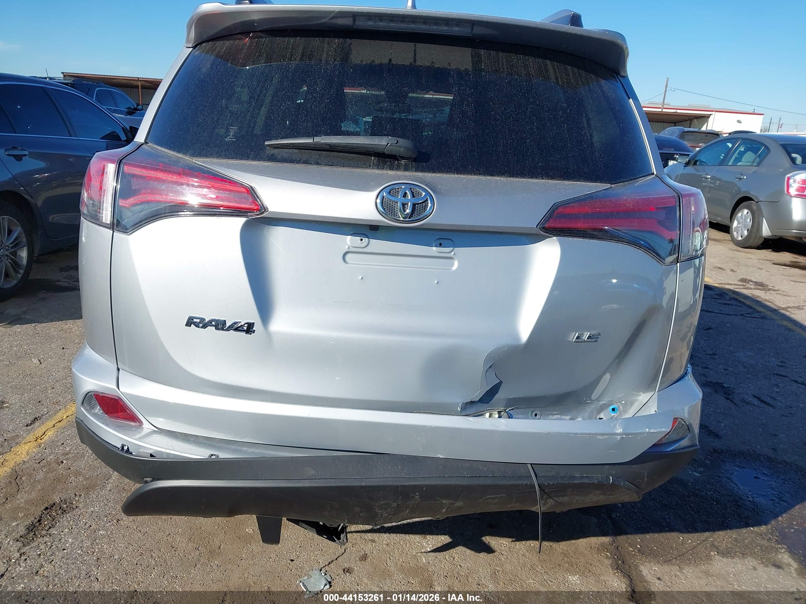 TOYOTA RAV4 image 6