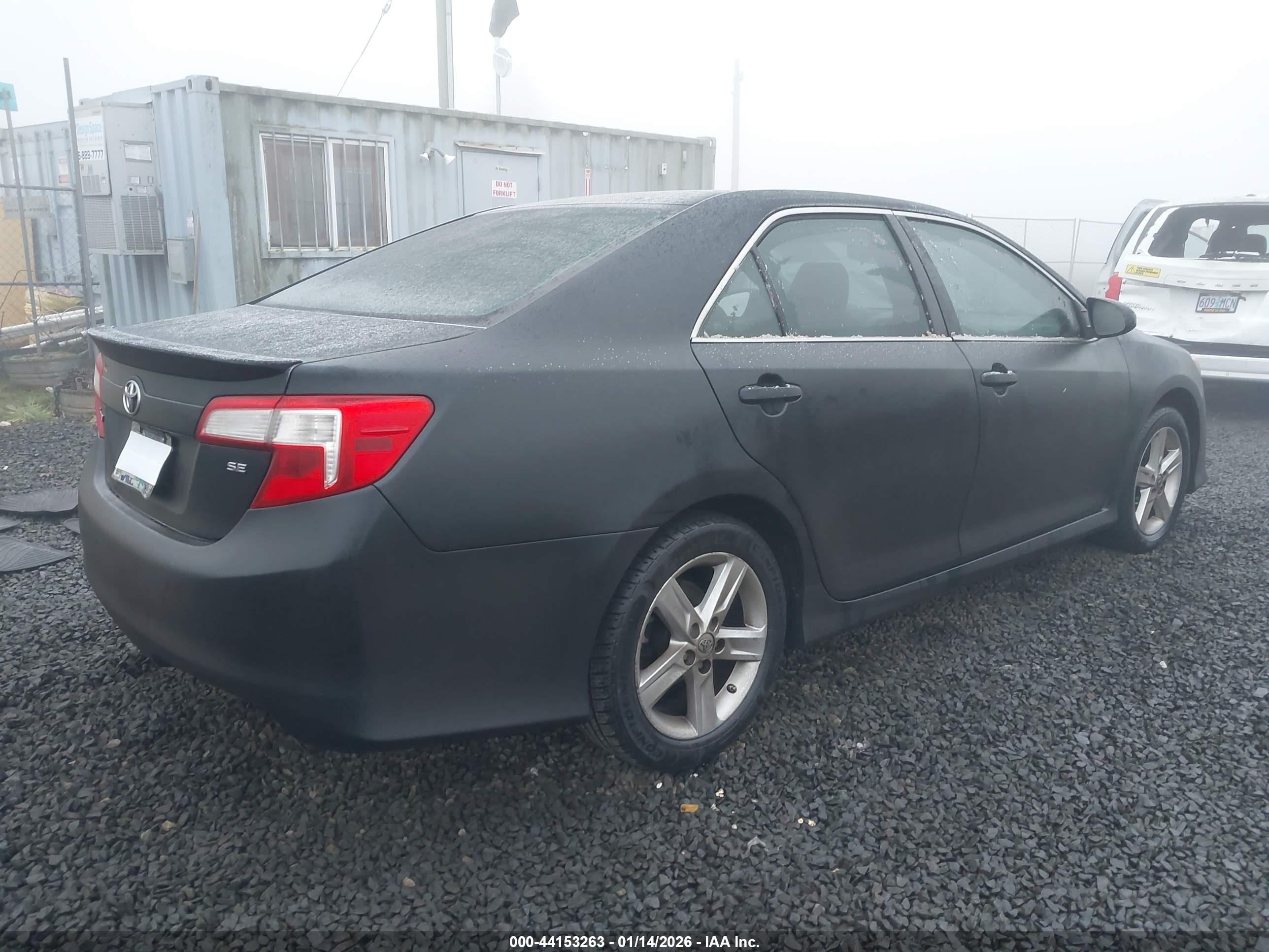 TOYOTA CAMRY image 4
