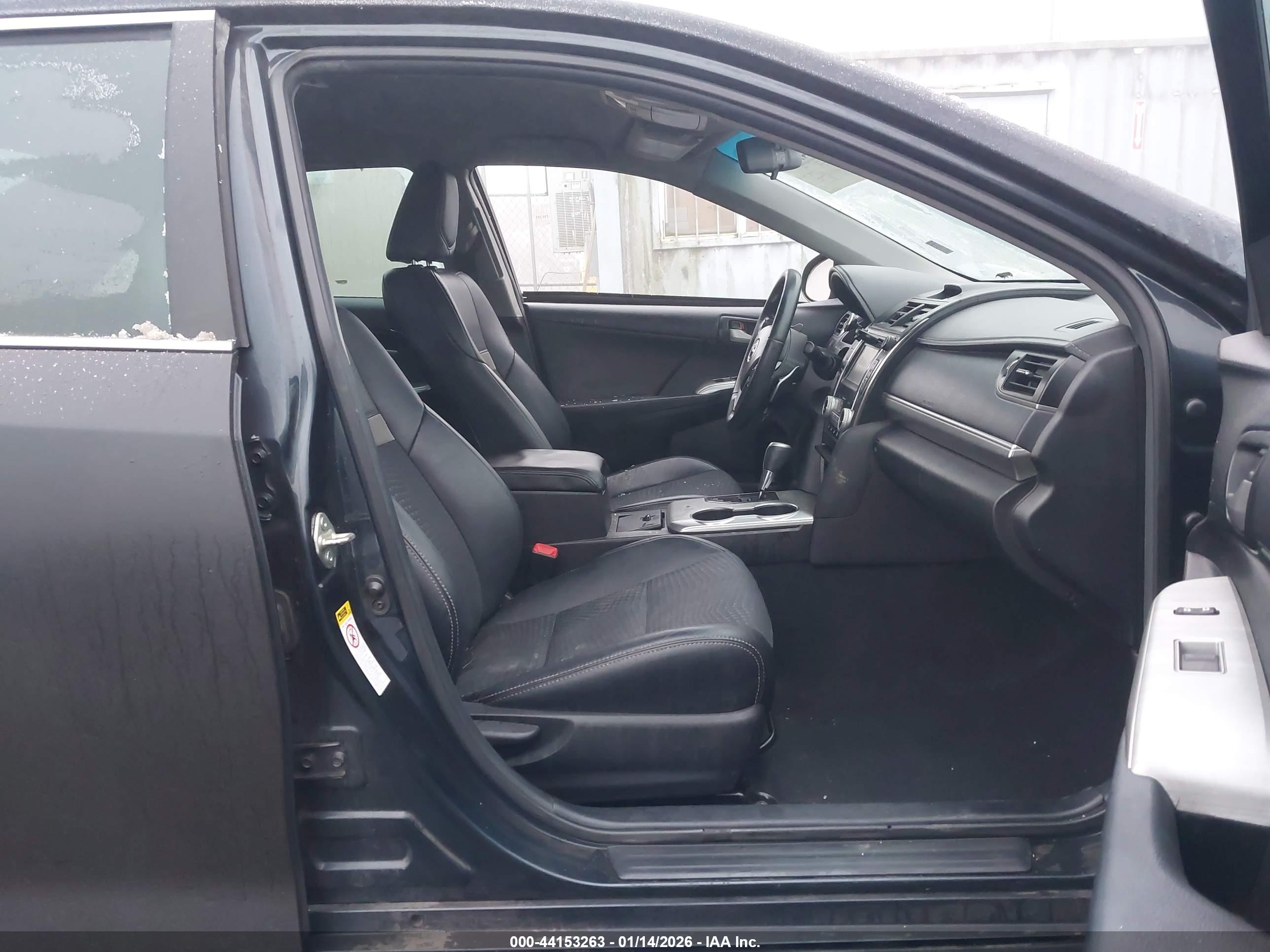 TOYOTA CAMRY image 5