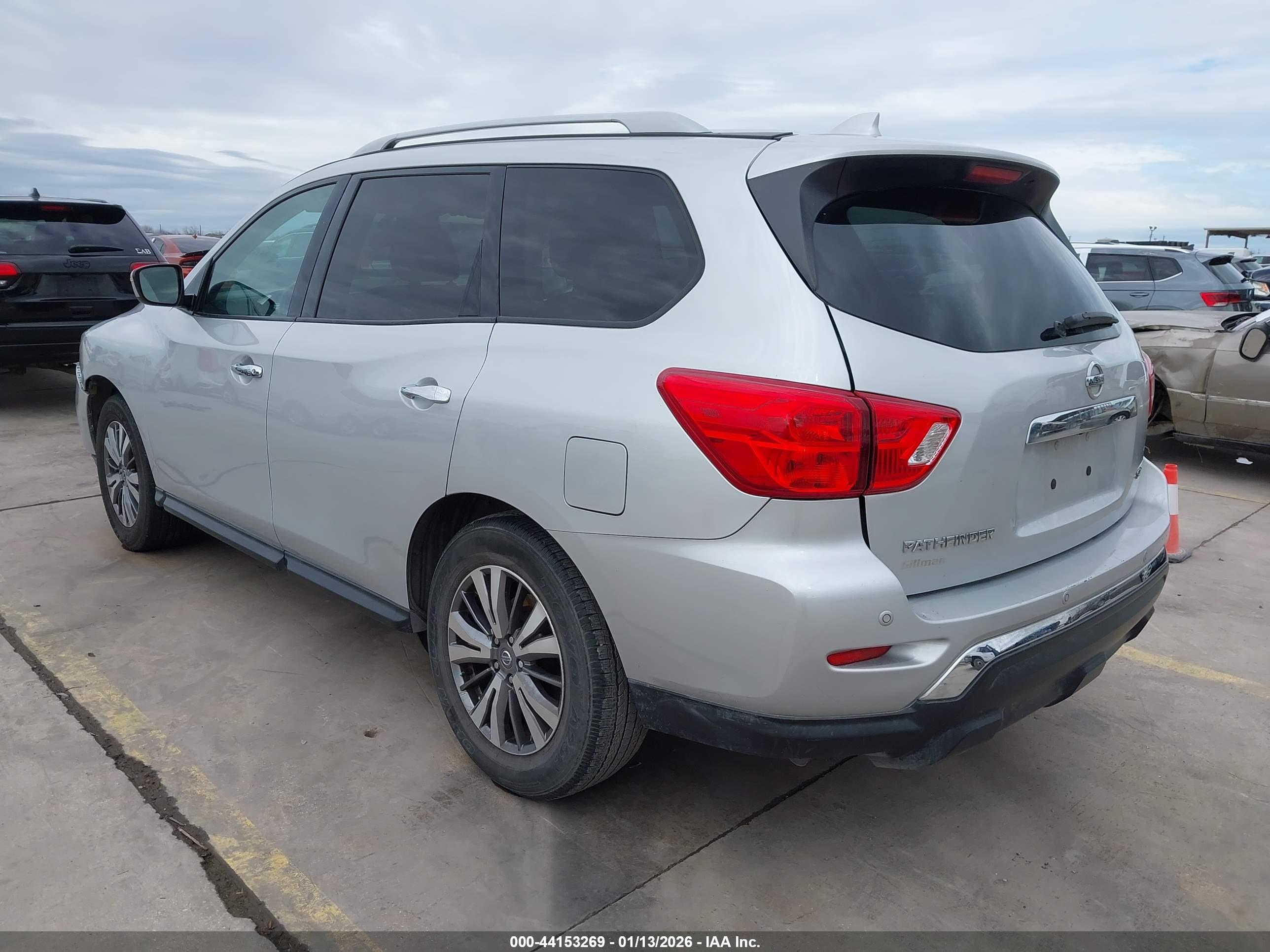 NISSAN PATHFINDER image 3