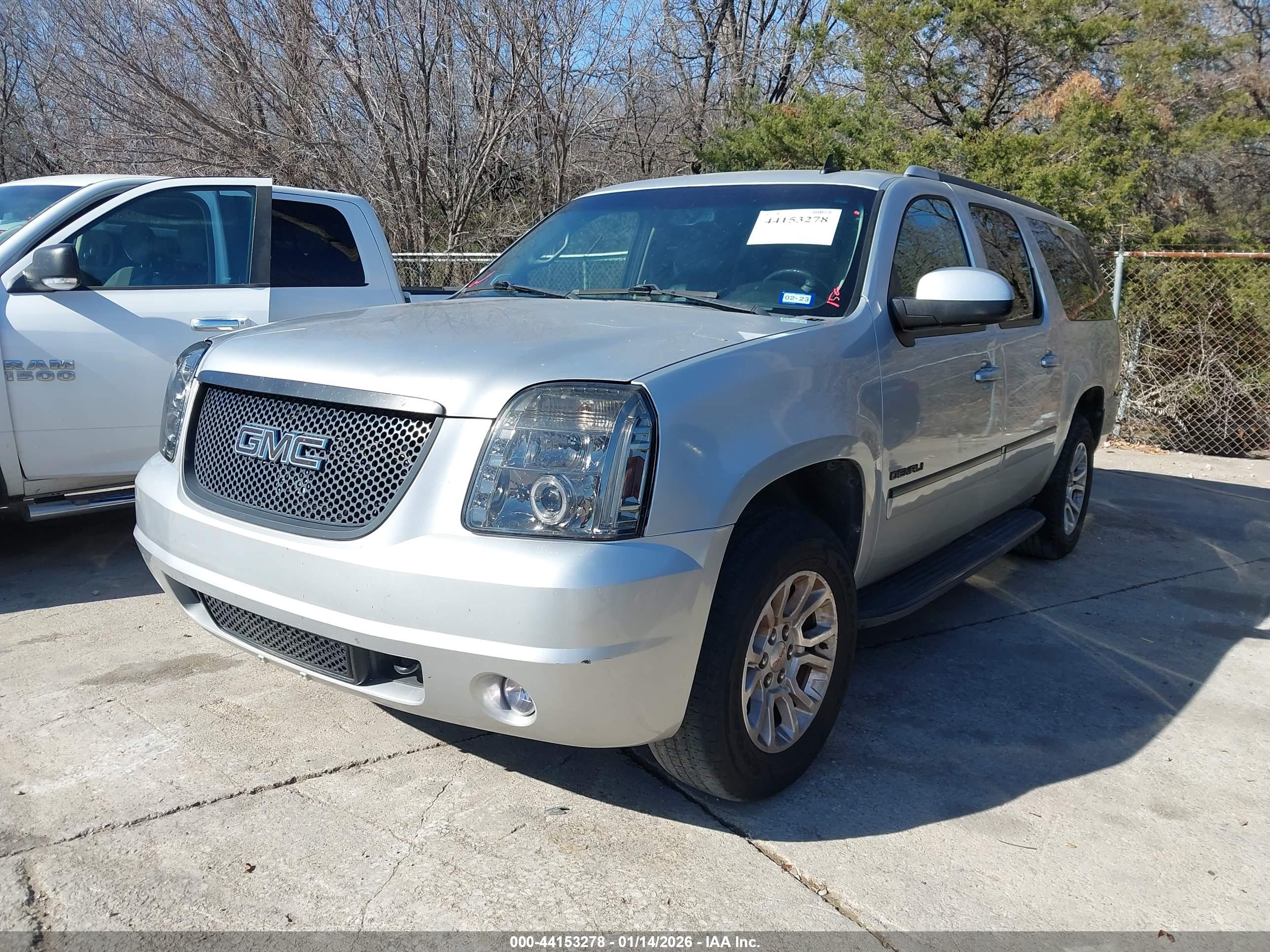GMC YUKON image 2