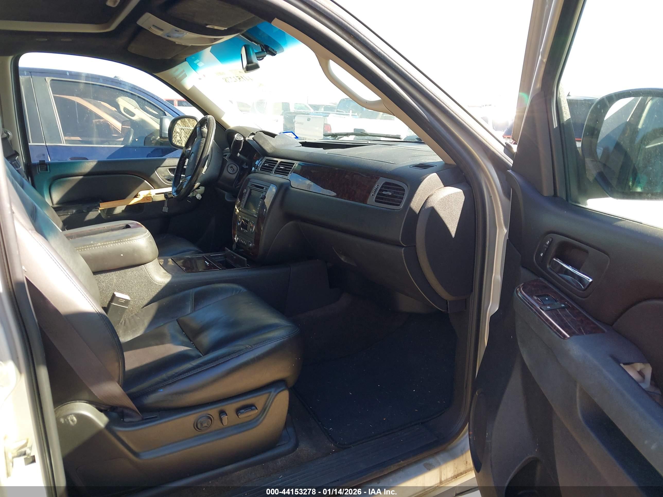 GMC YUKON image 5