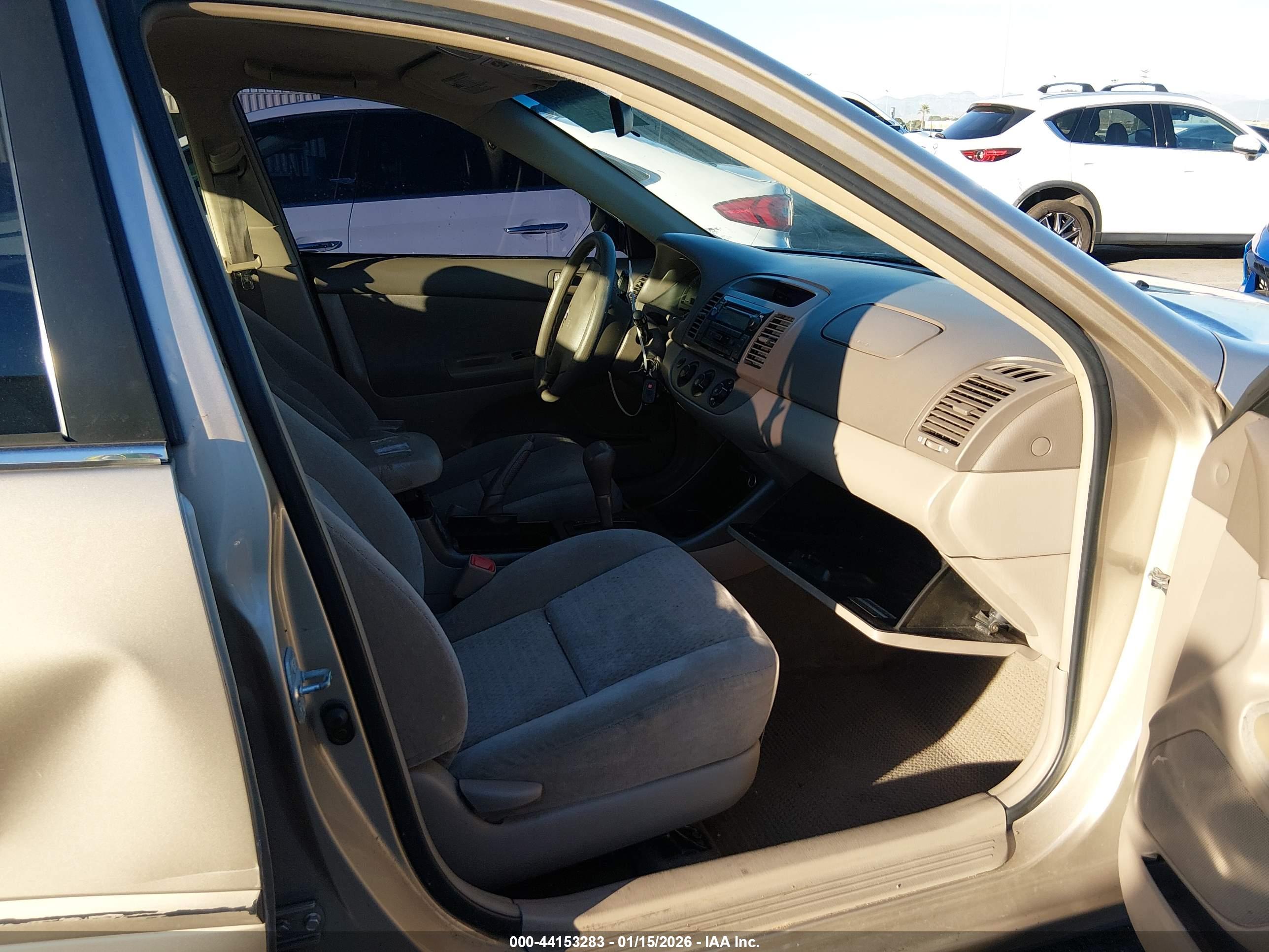 TOYOTA CAMRY image 5