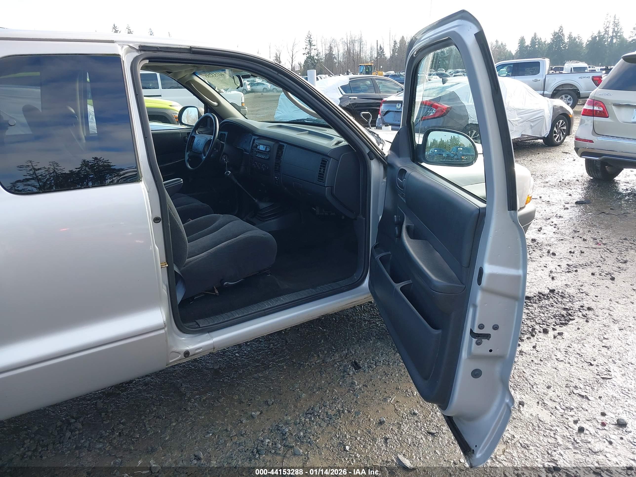 DODGE DAKOTA image 5