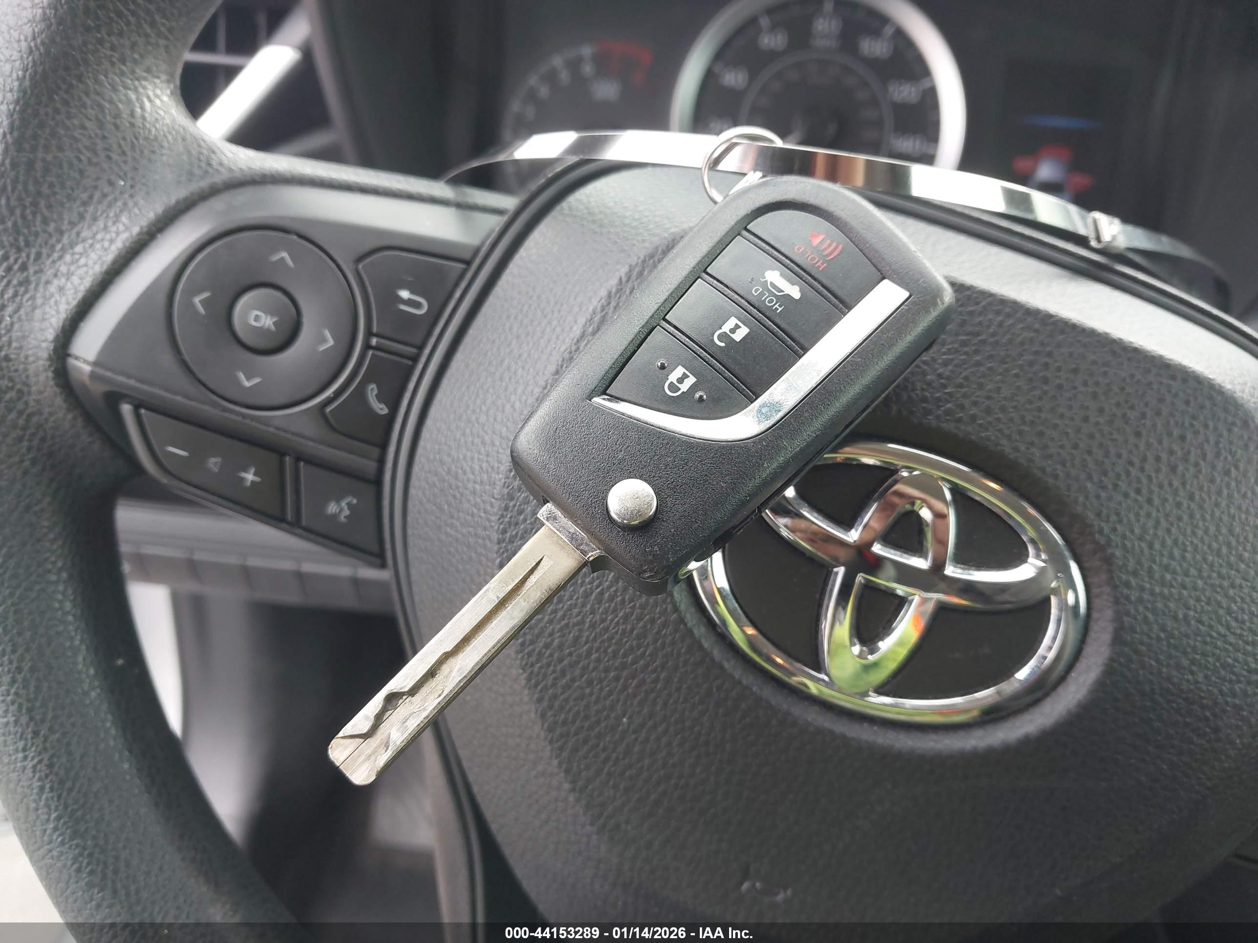 TOYOTA COROLLA image 11