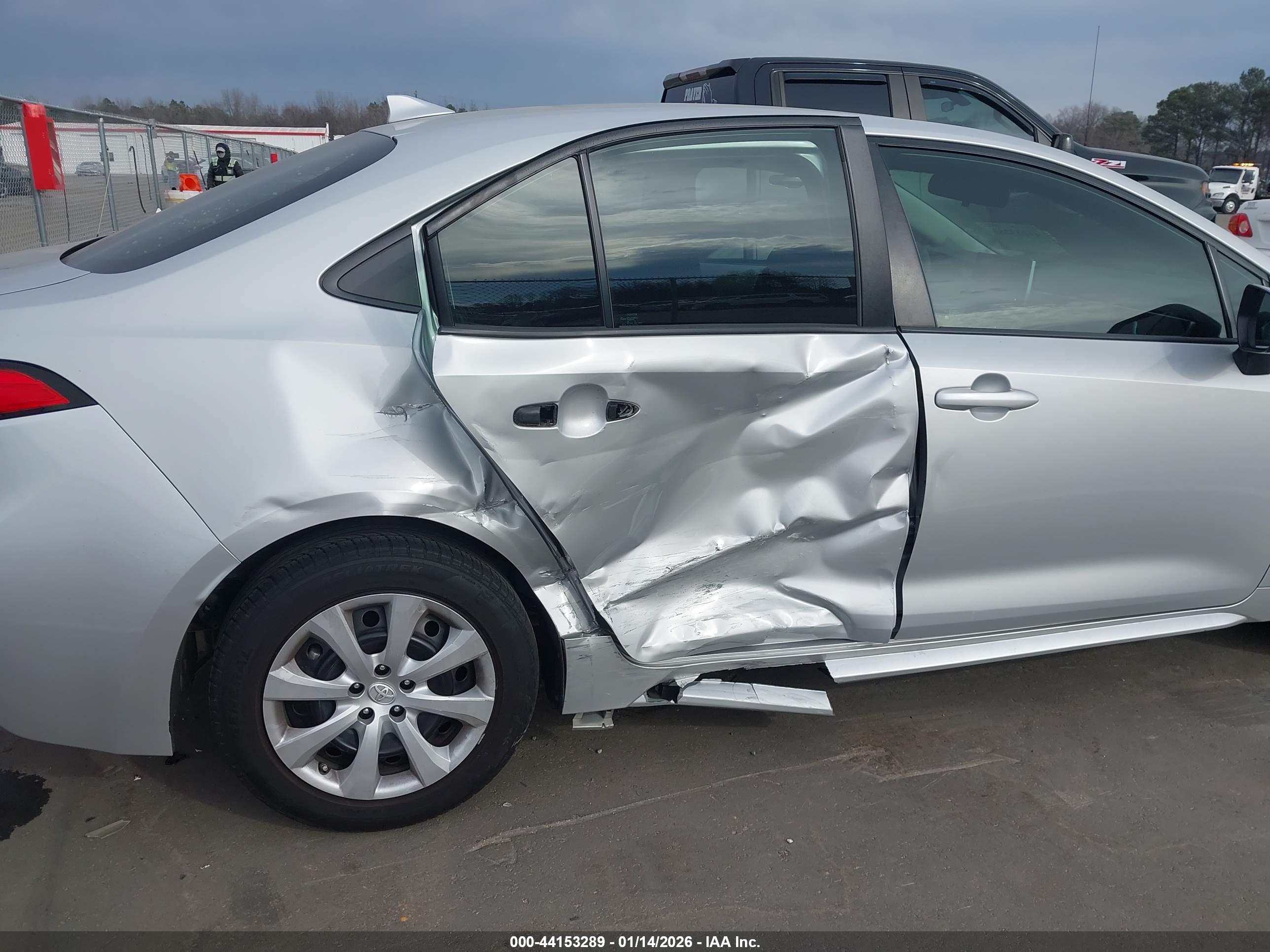 TOYOTA COROLLA image 6