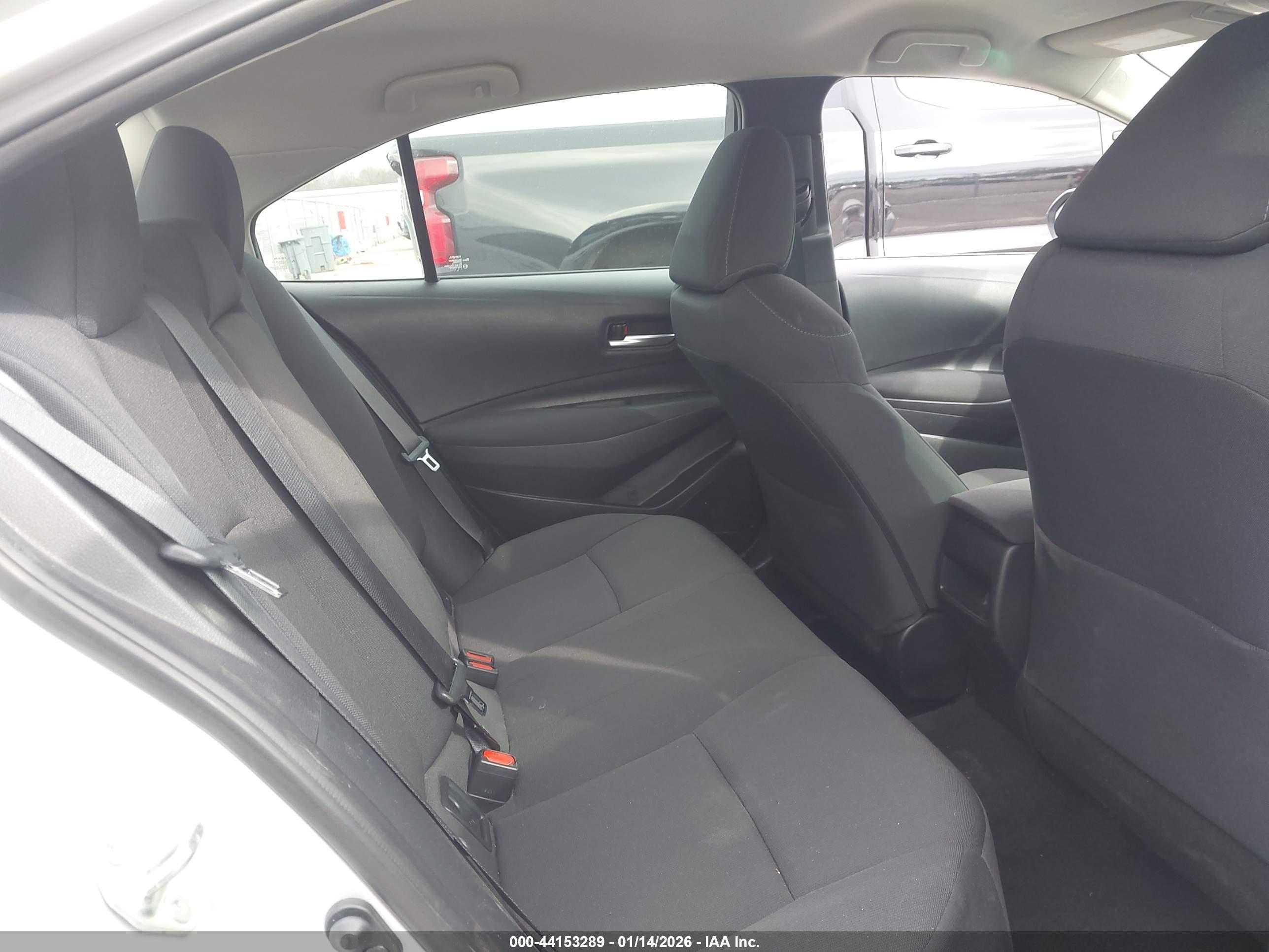 TOYOTA COROLLA image 8