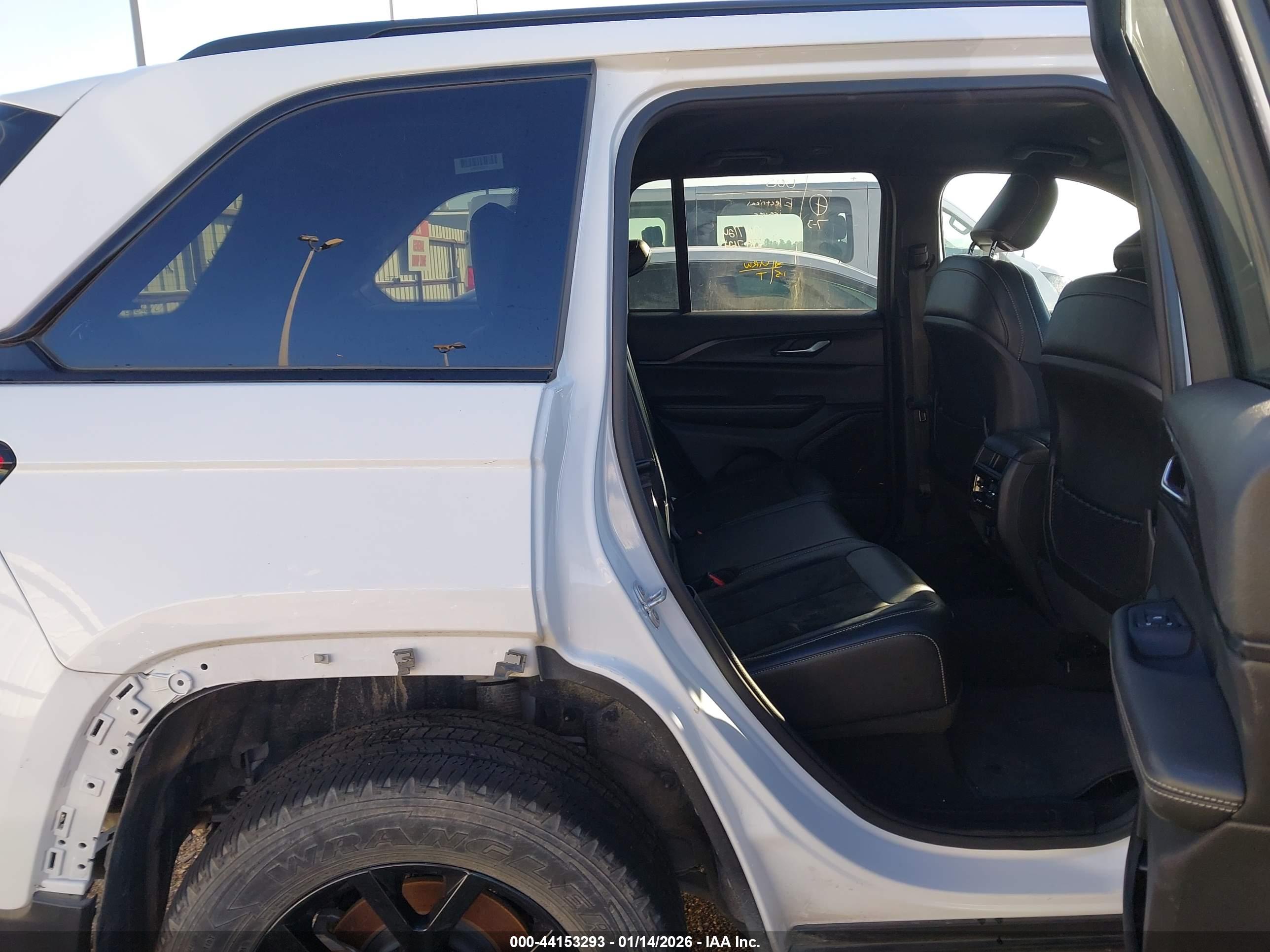 JEEP GRAND image 8