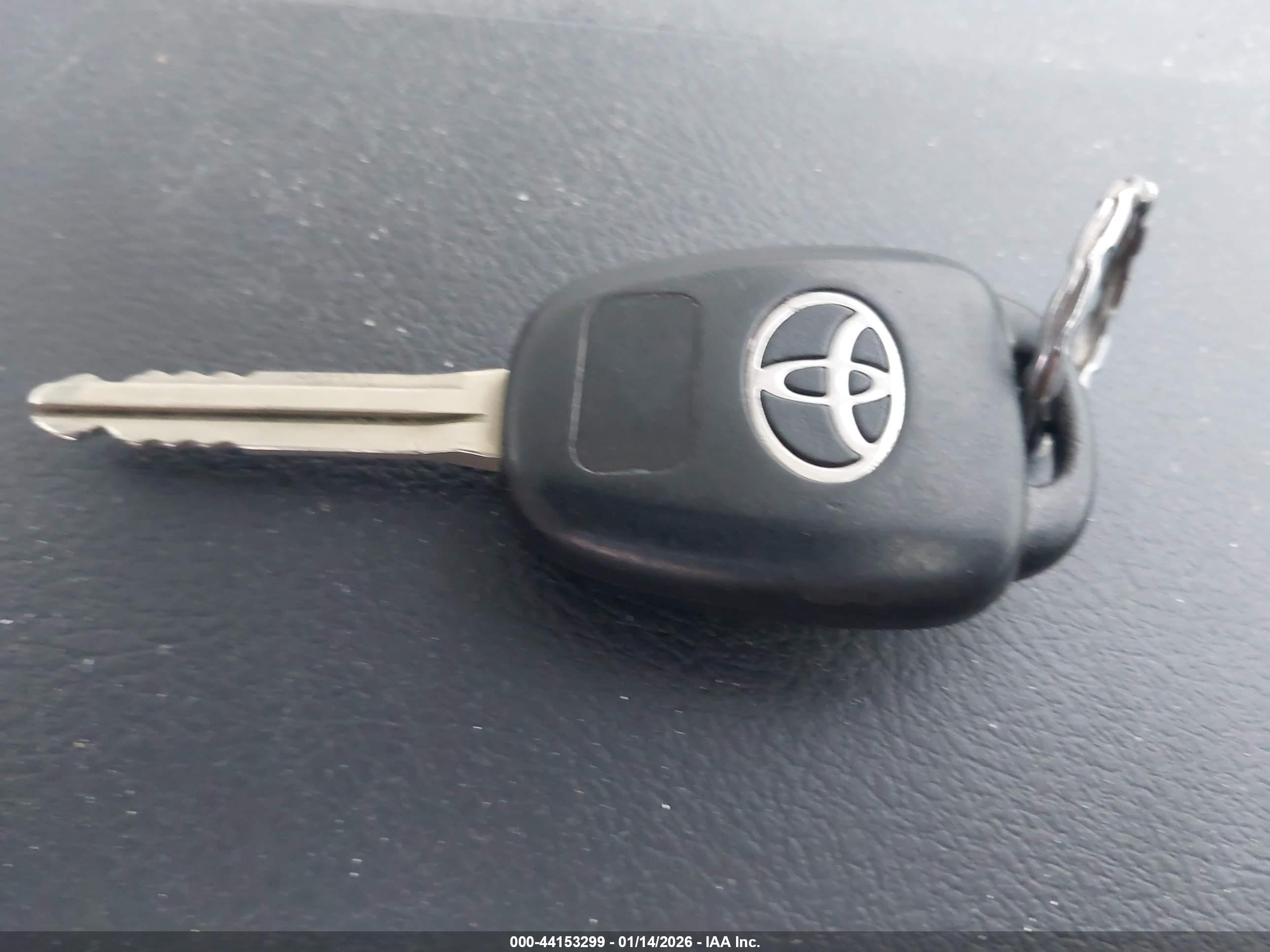 TOYOTA CAMRY image 11