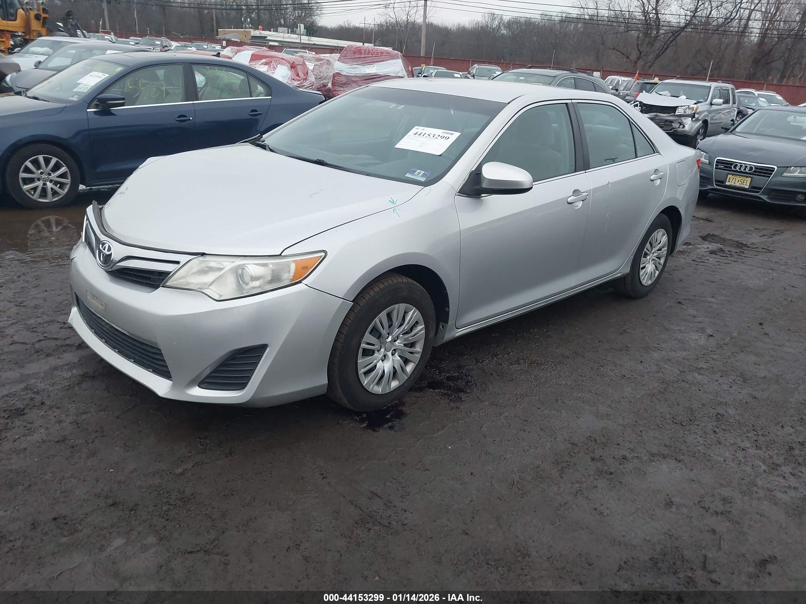 TOYOTA CAMRY image 2