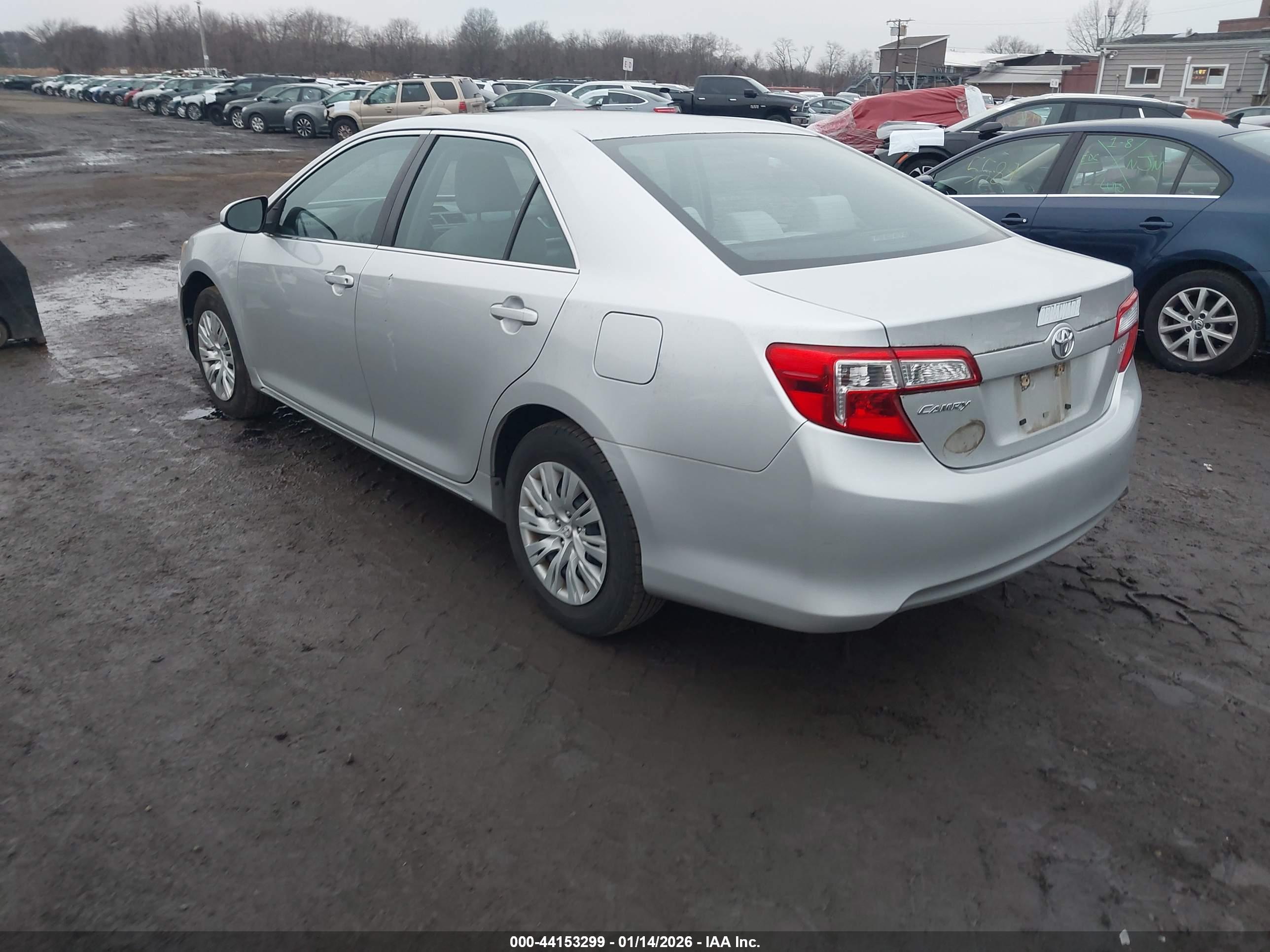TOYOTA CAMRY image 3
