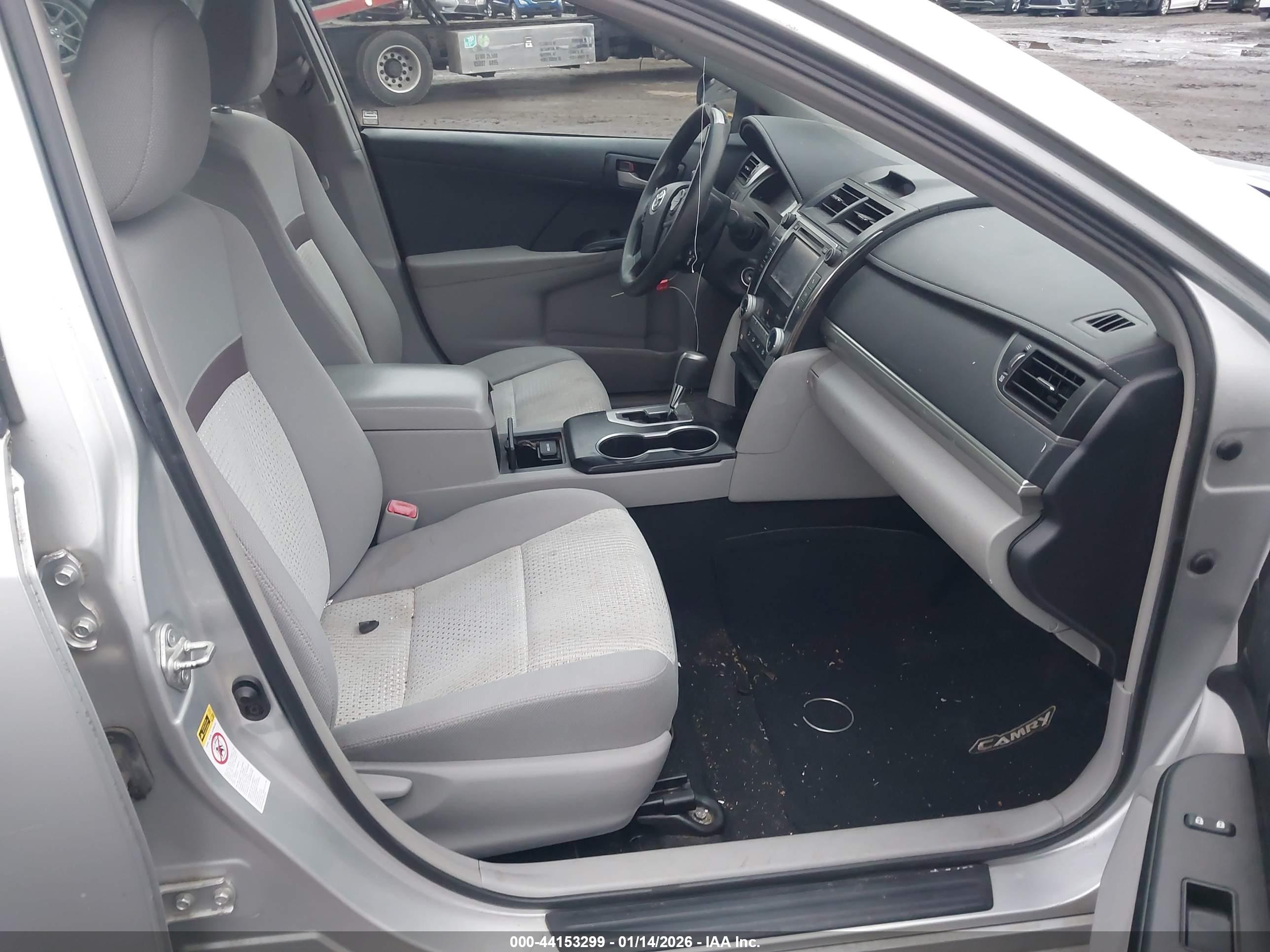 TOYOTA CAMRY image 5