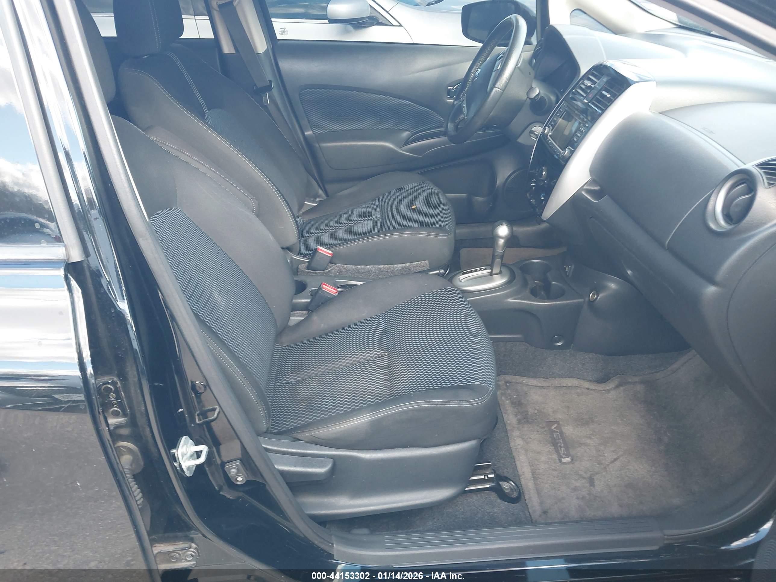 NISSAN VERSA image 5