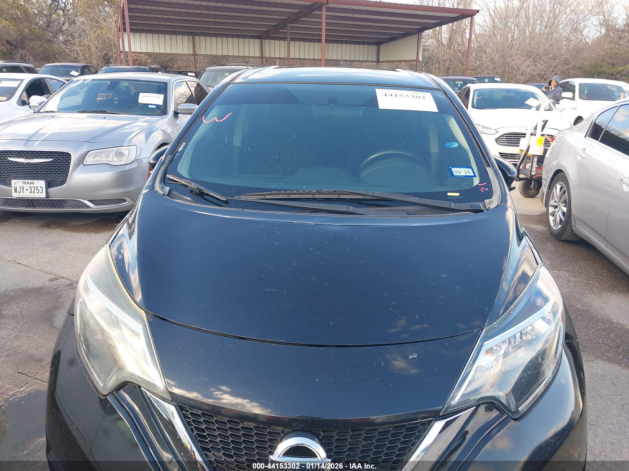 NISSAN VERSA image 6