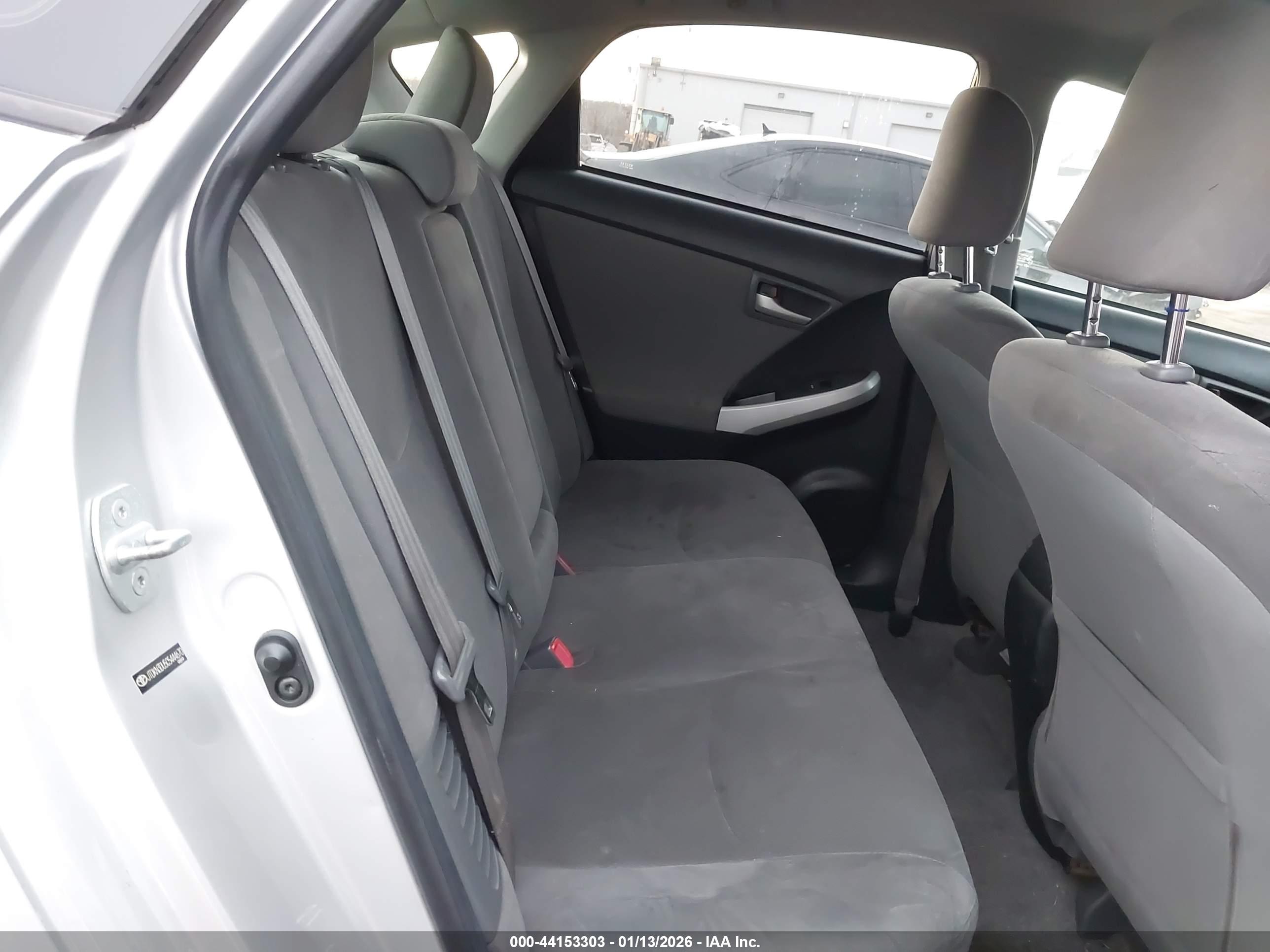 TOYOTA PRIUS image 8