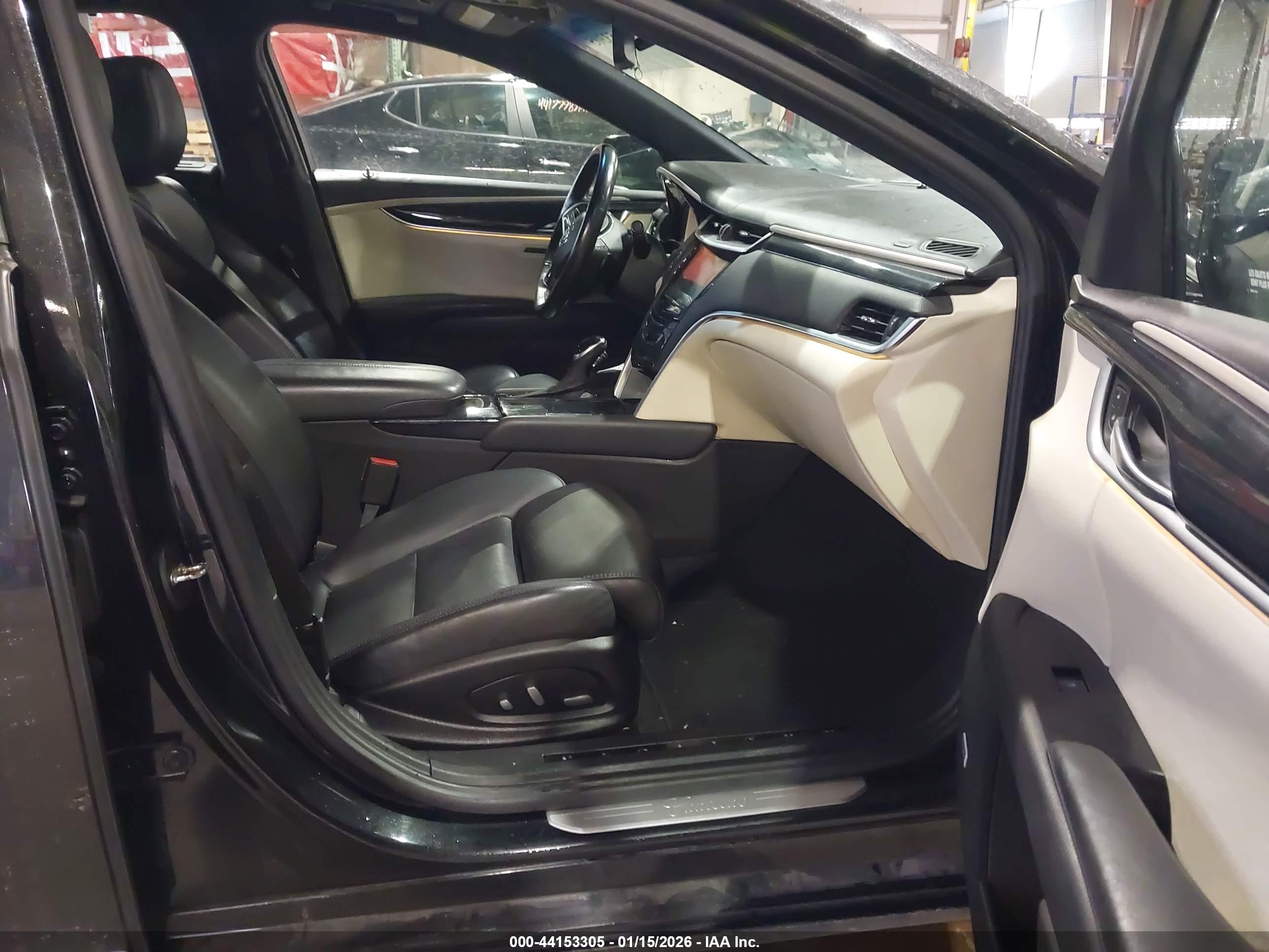 CADILLAC XTS image 5