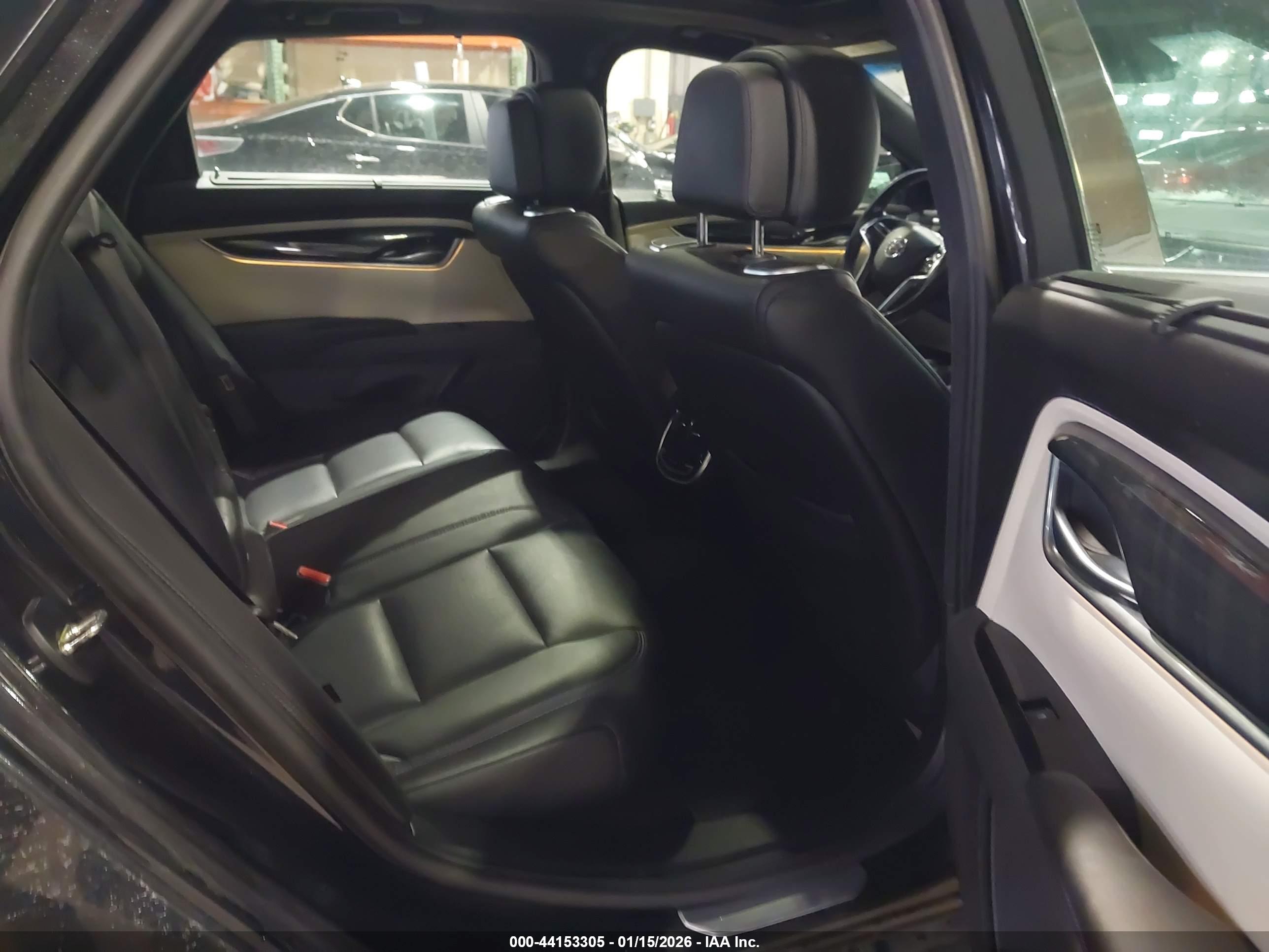 CADILLAC XTS image 8