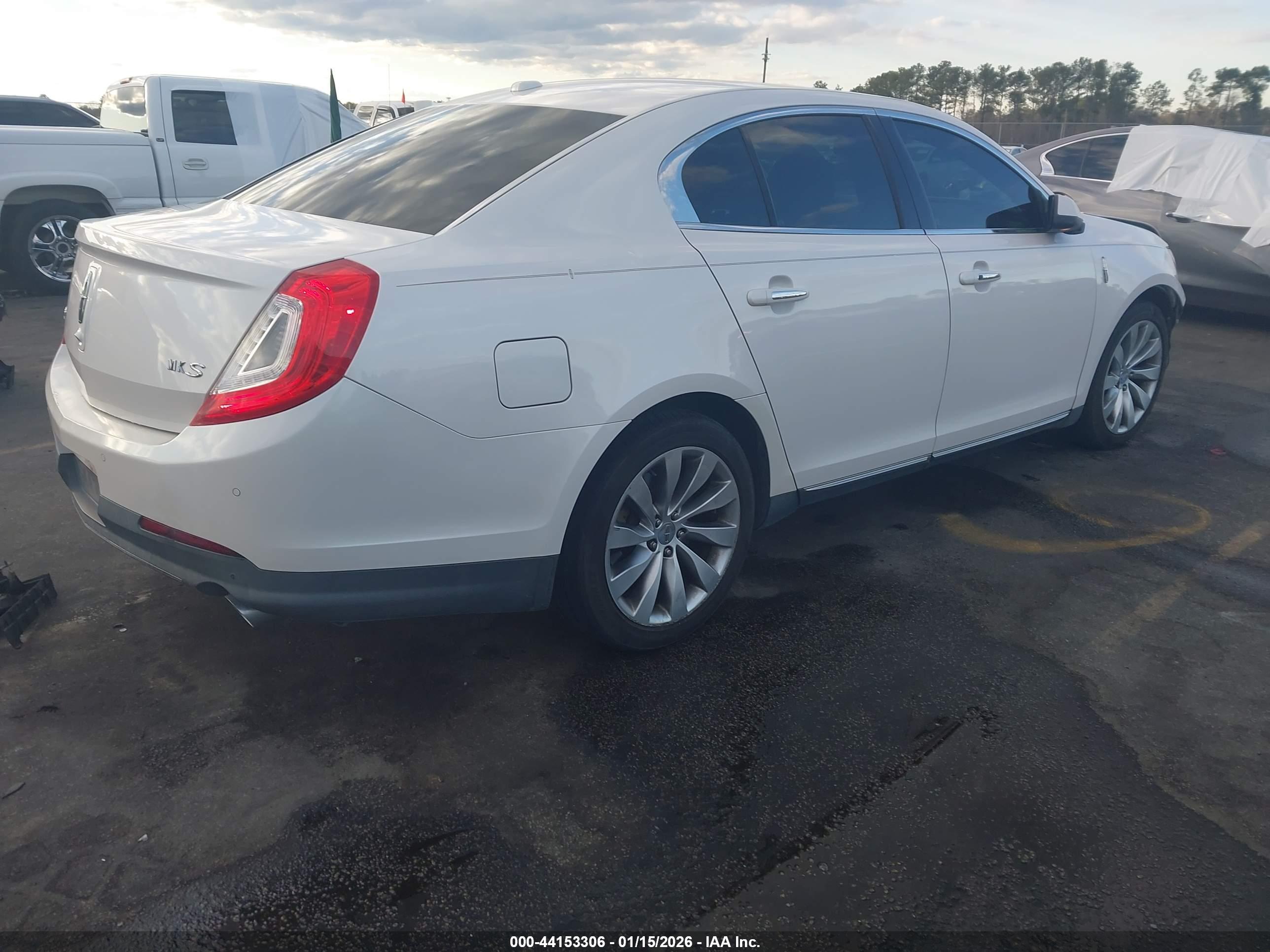 LINCOLN MKS image 4