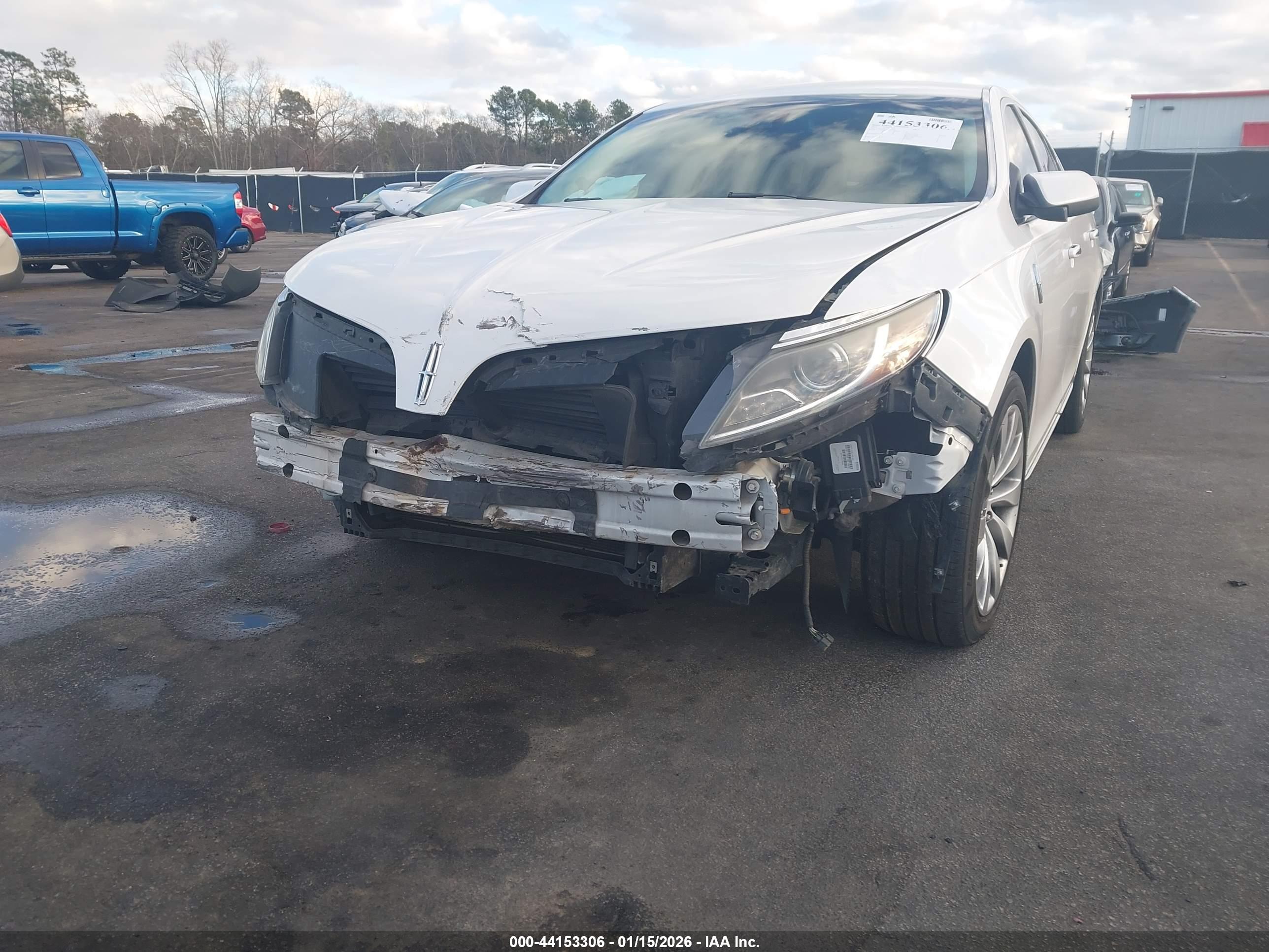 LINCOLN MKS image 6