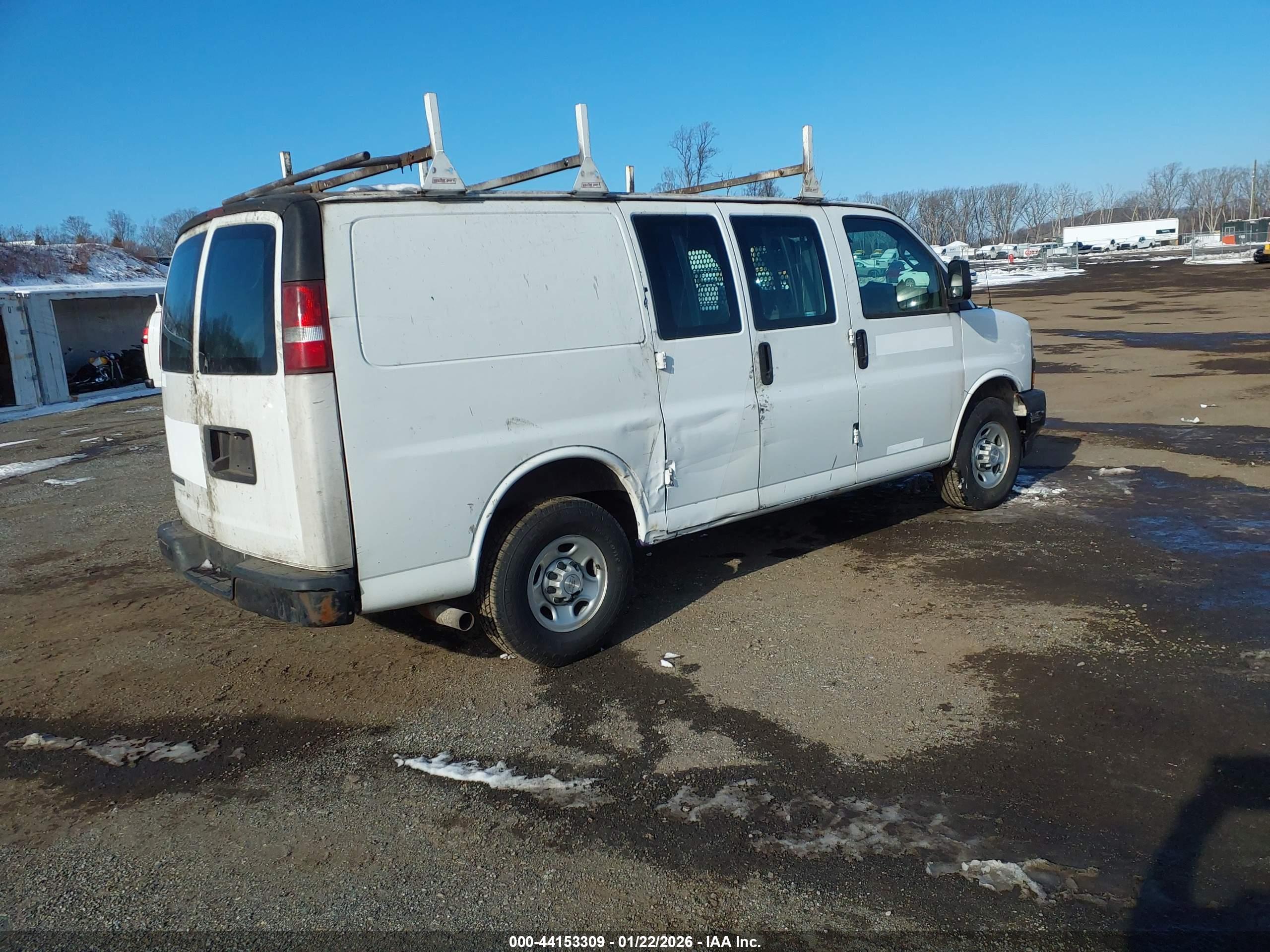 CHEVROLET EXPRESS image 4