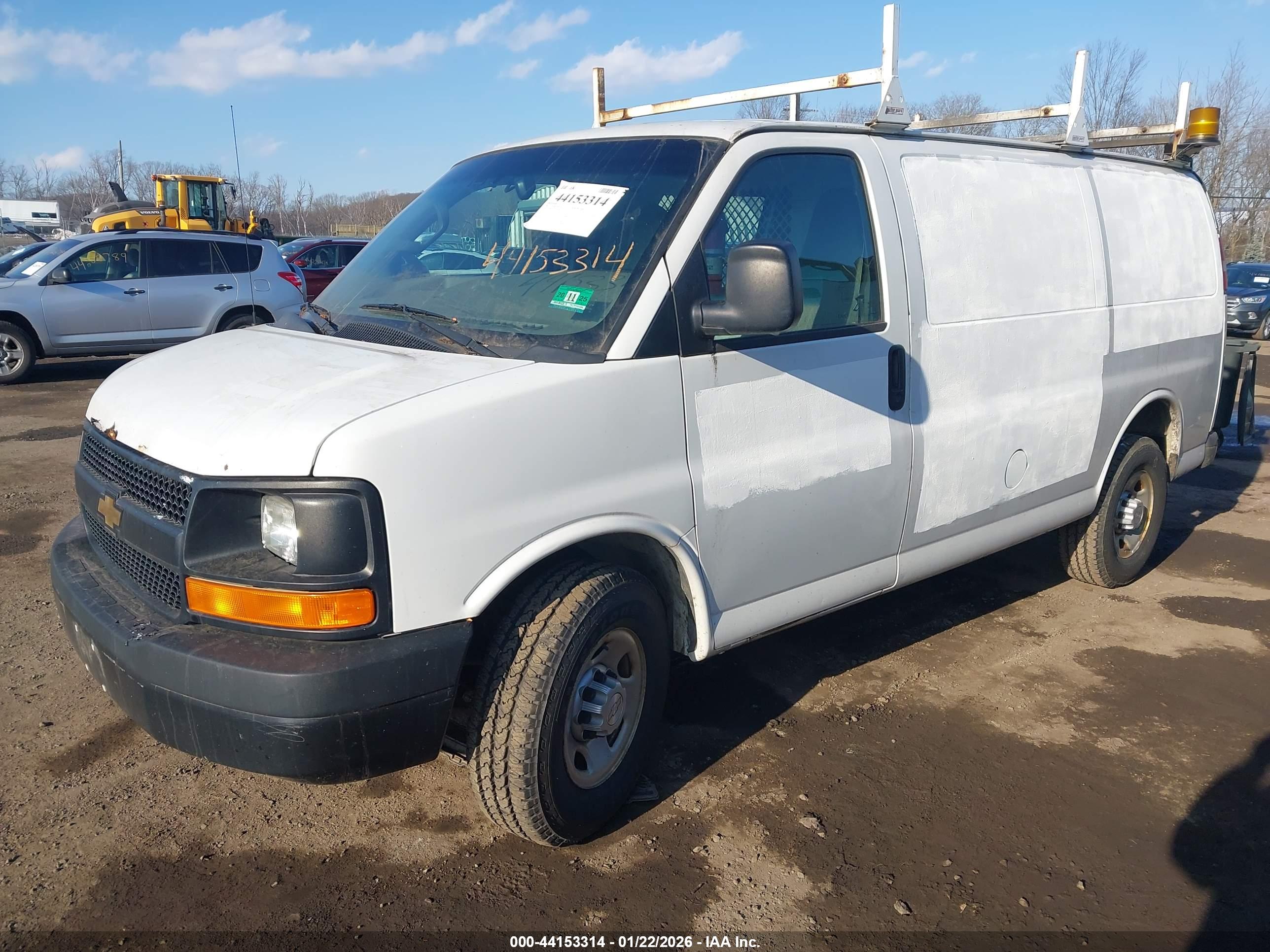 CHEVROLET EXPRESS image 2