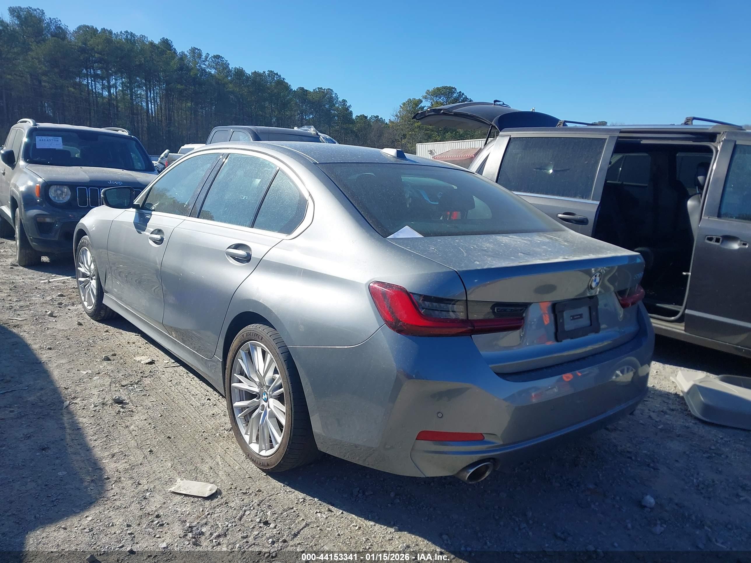 BMW 330I image 3