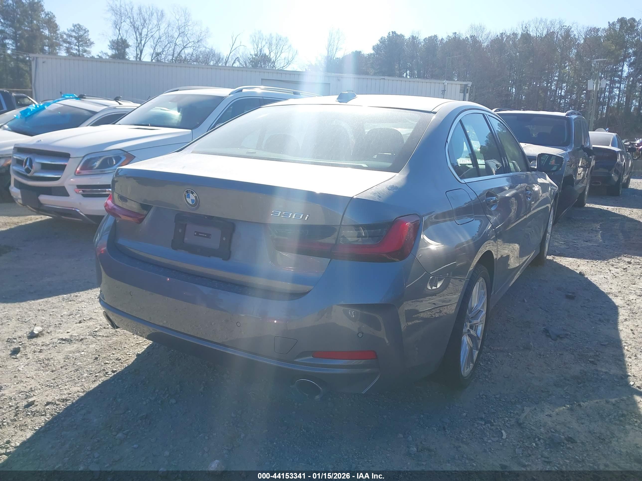 BMW 330I image 4